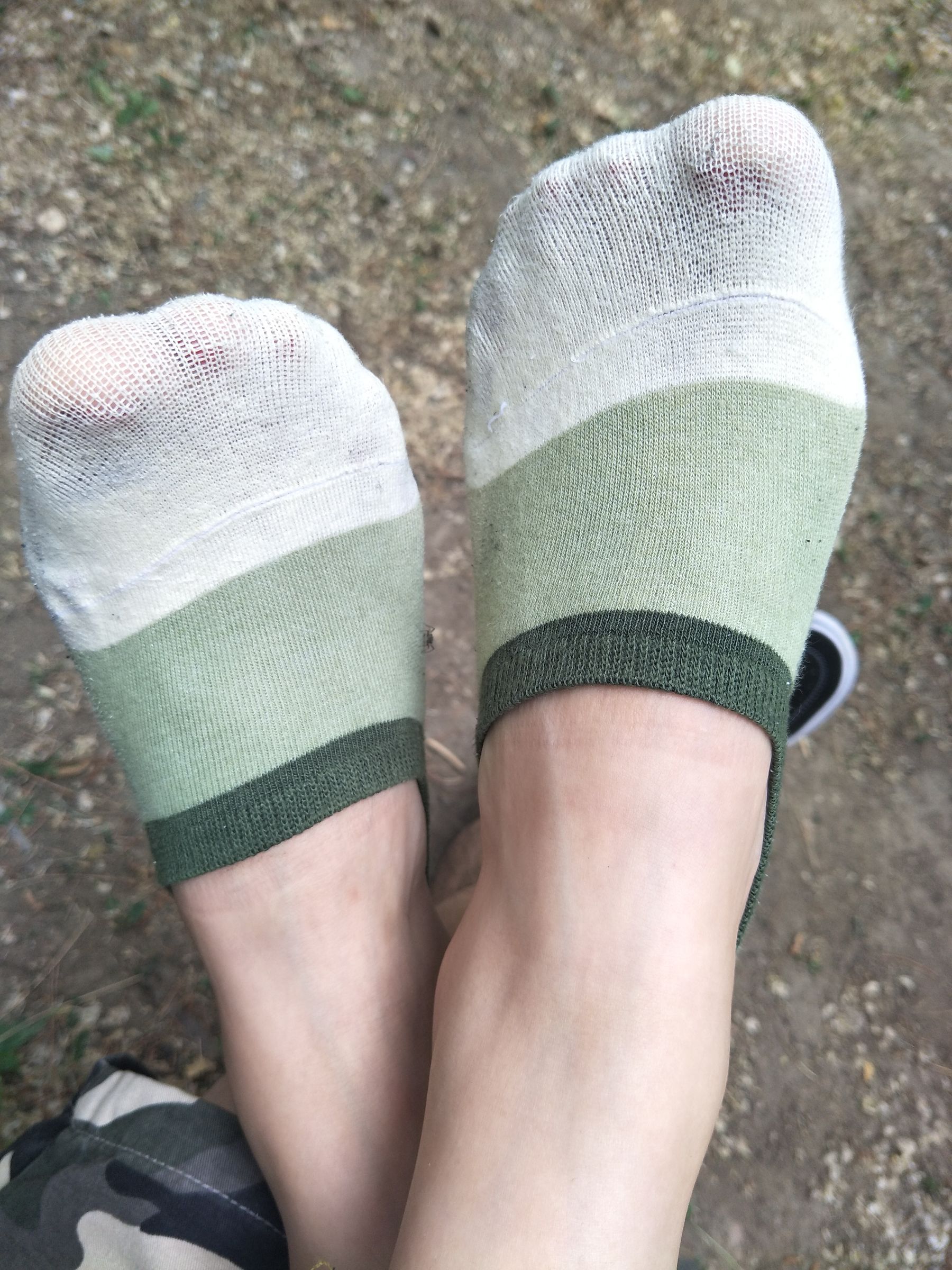 紧身堂妹约出换网袜/(234P)