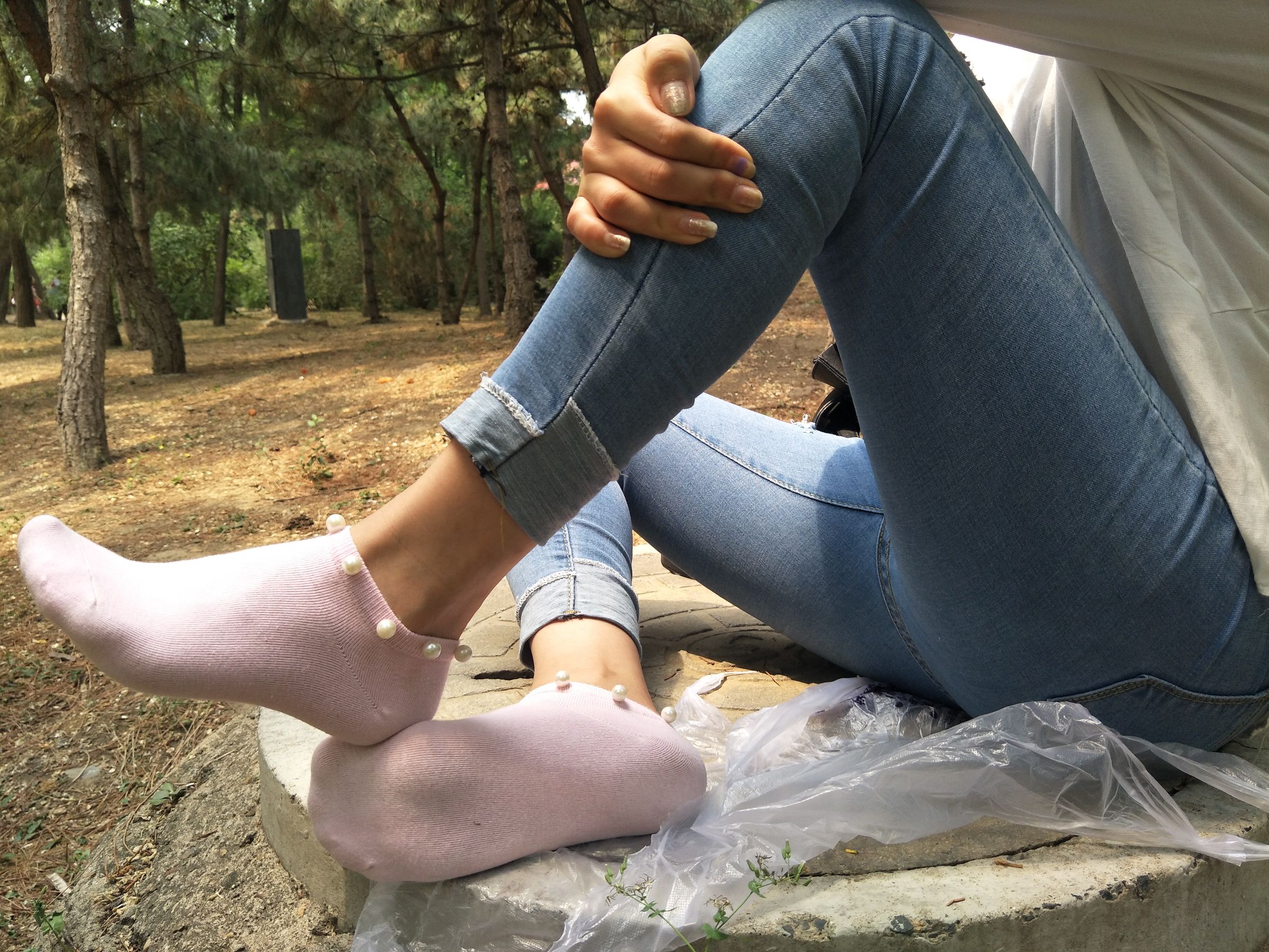 紧身堂妹约出换网袜/(234P)