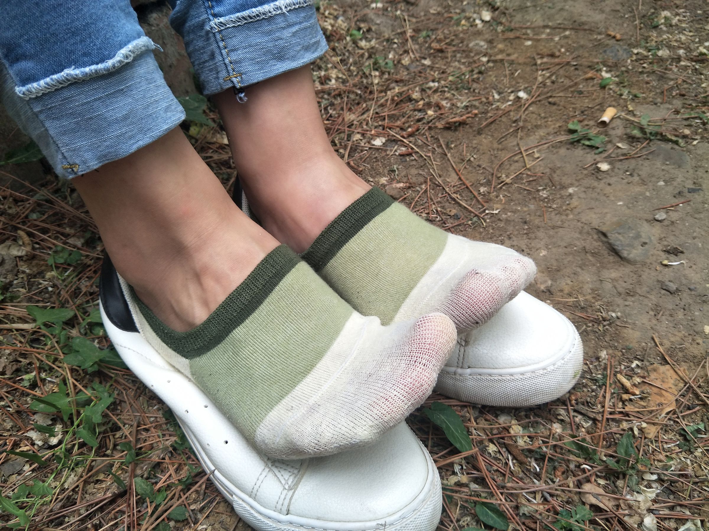 紧身堂妹约出换网袜/(234P)