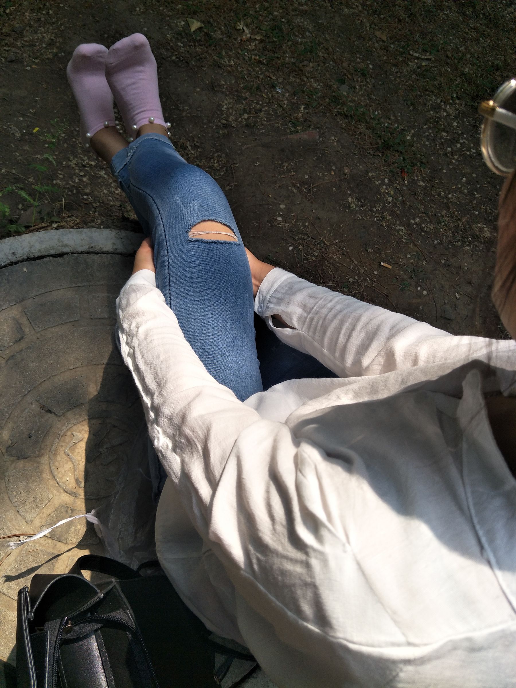 紧身堂妹约出换网袜/(234P)