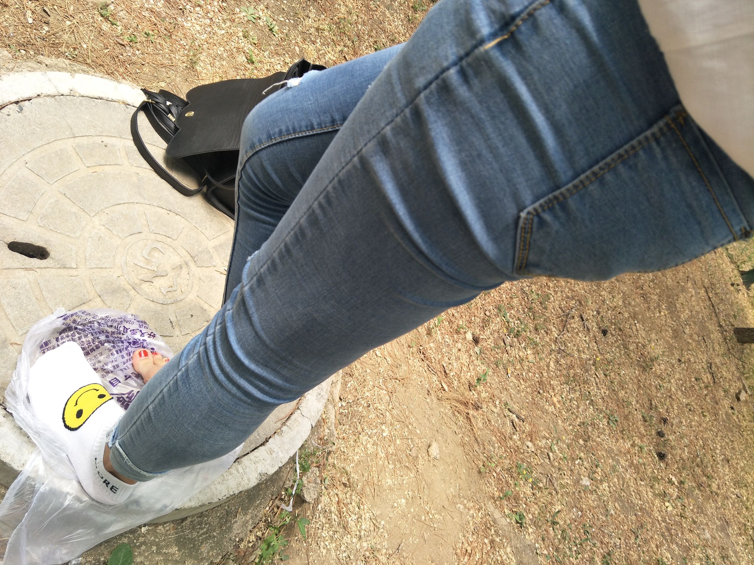 紧身堂妹约出换网袜/(234P)