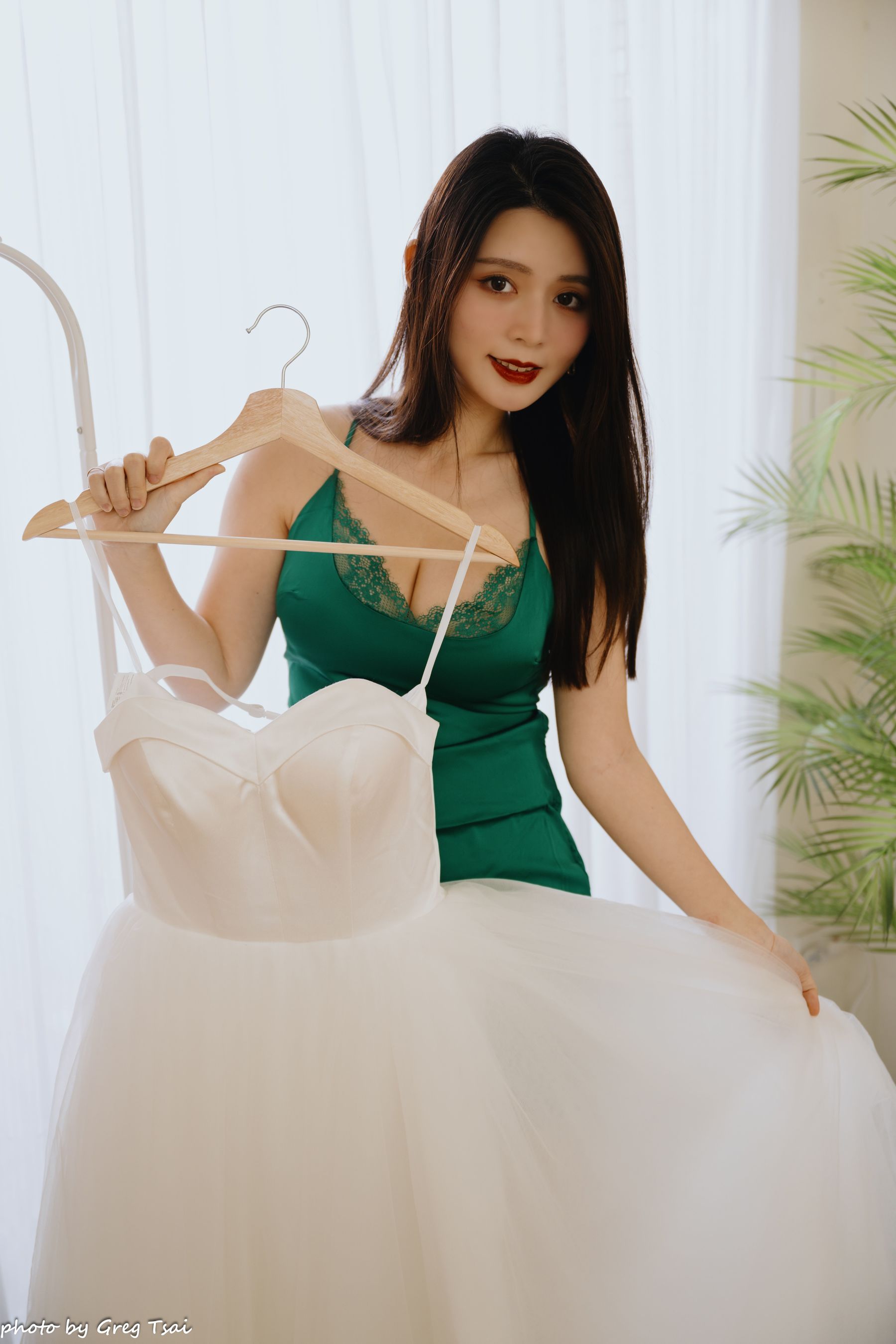 筱筱 - 绿色包臀裙/(64P)