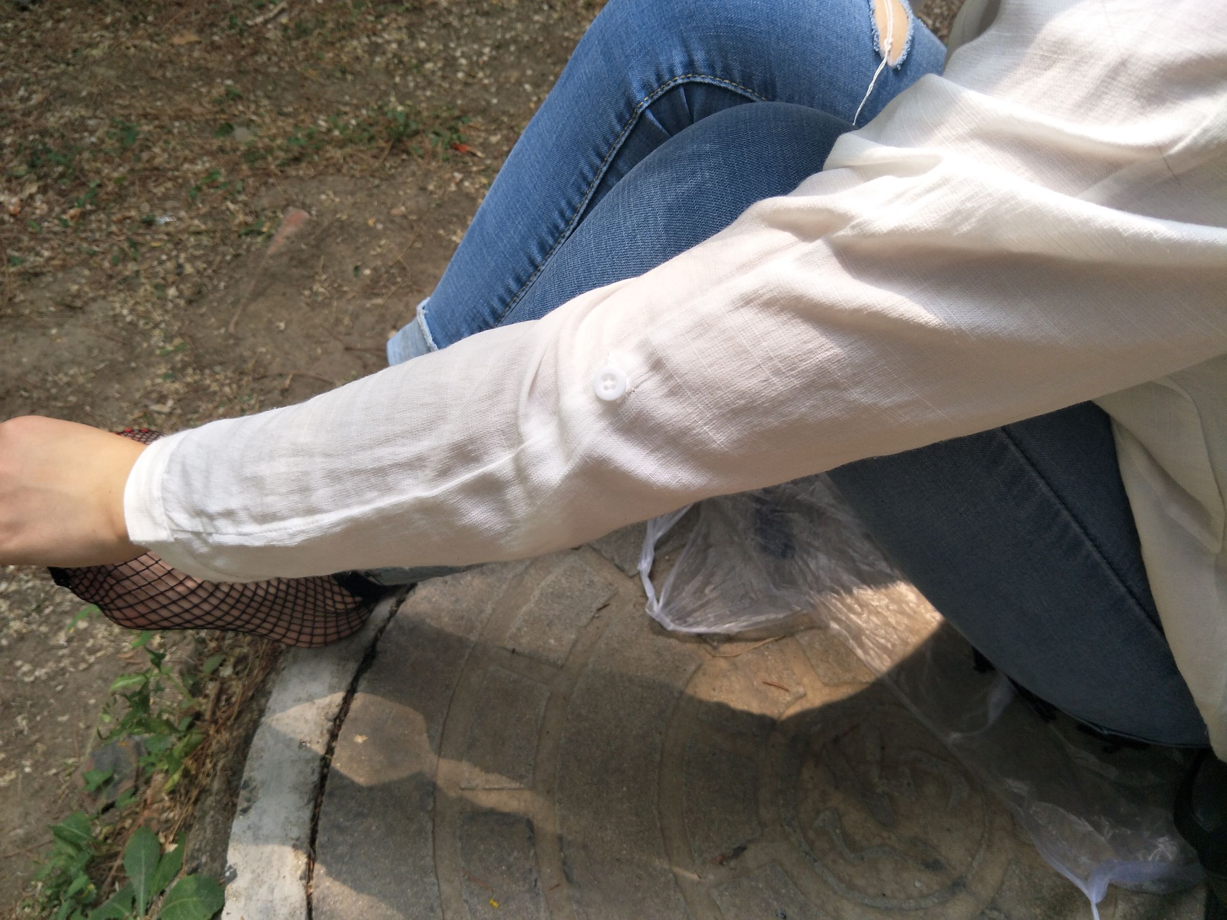 紧身堂妹约出换网袜/(234P)