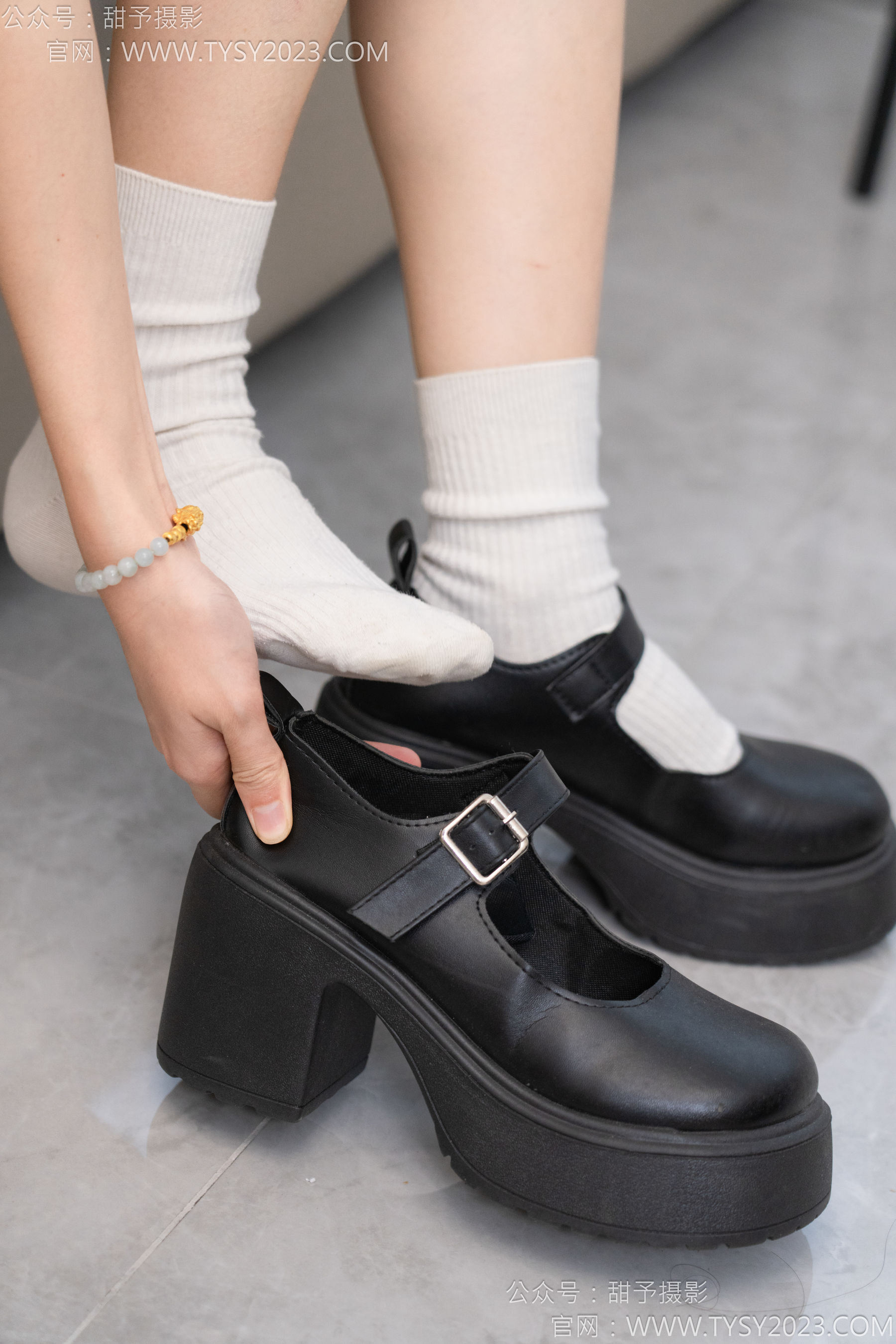 甜予摄影 No.127 丹丹 - 皮鞋、白棉袜、裸足/(145P)