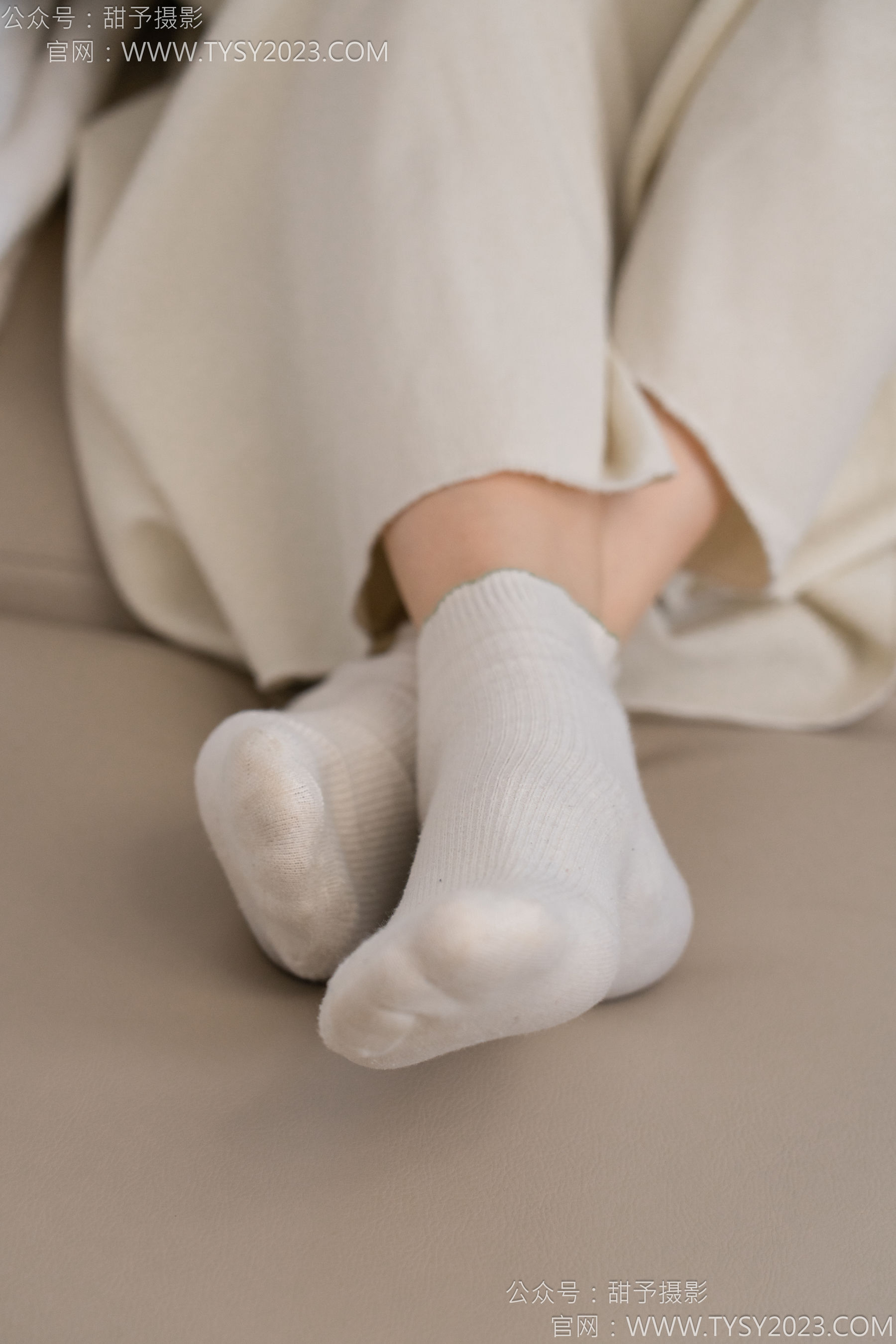 甜予摄影 No.125 丹丹 - 运动鞋、白棉袜、裸足/(139P)