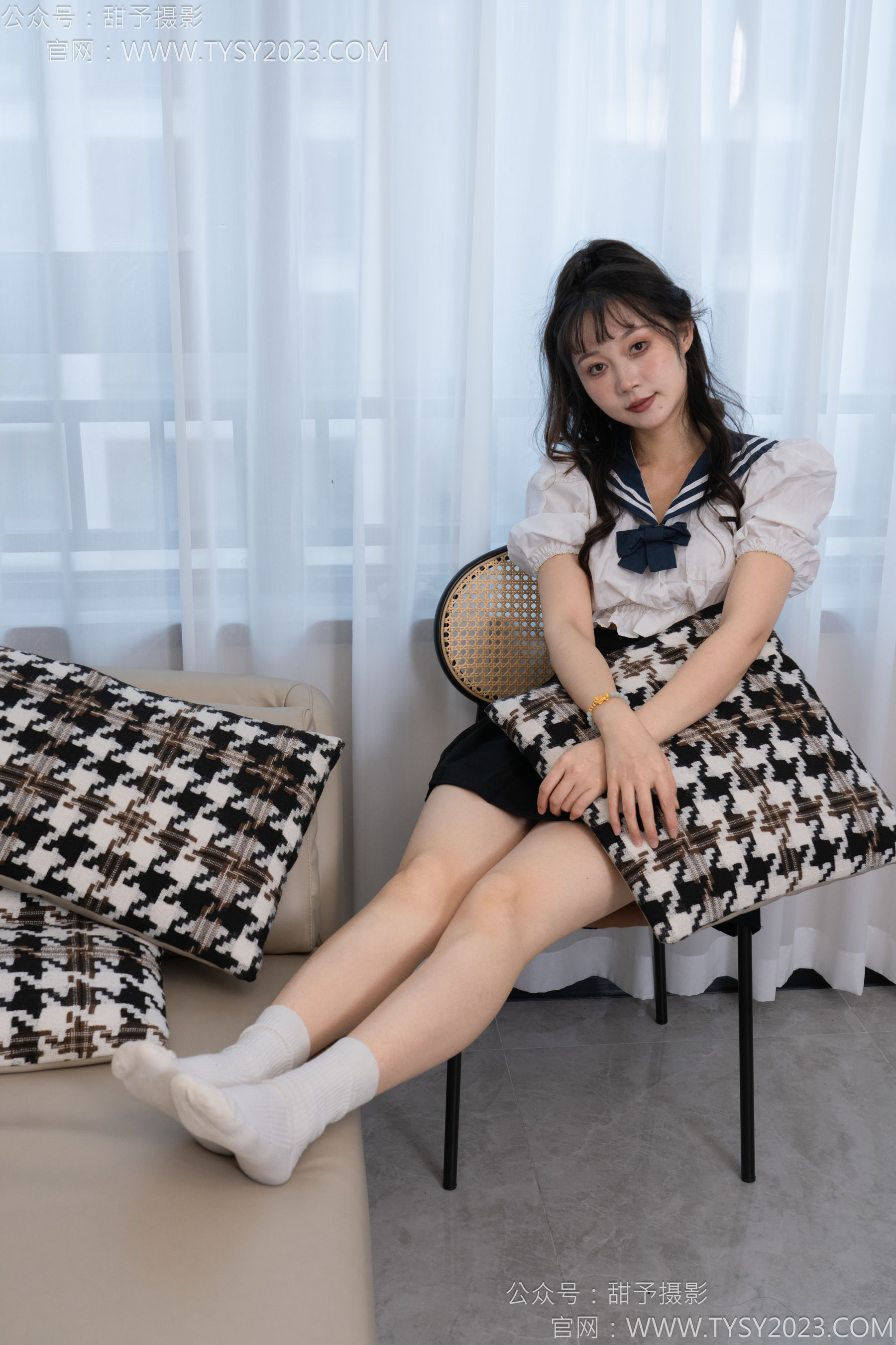 甜予摄影 No.127 丹丹 - 皮鞋、白棉袜、裸足/(145P)