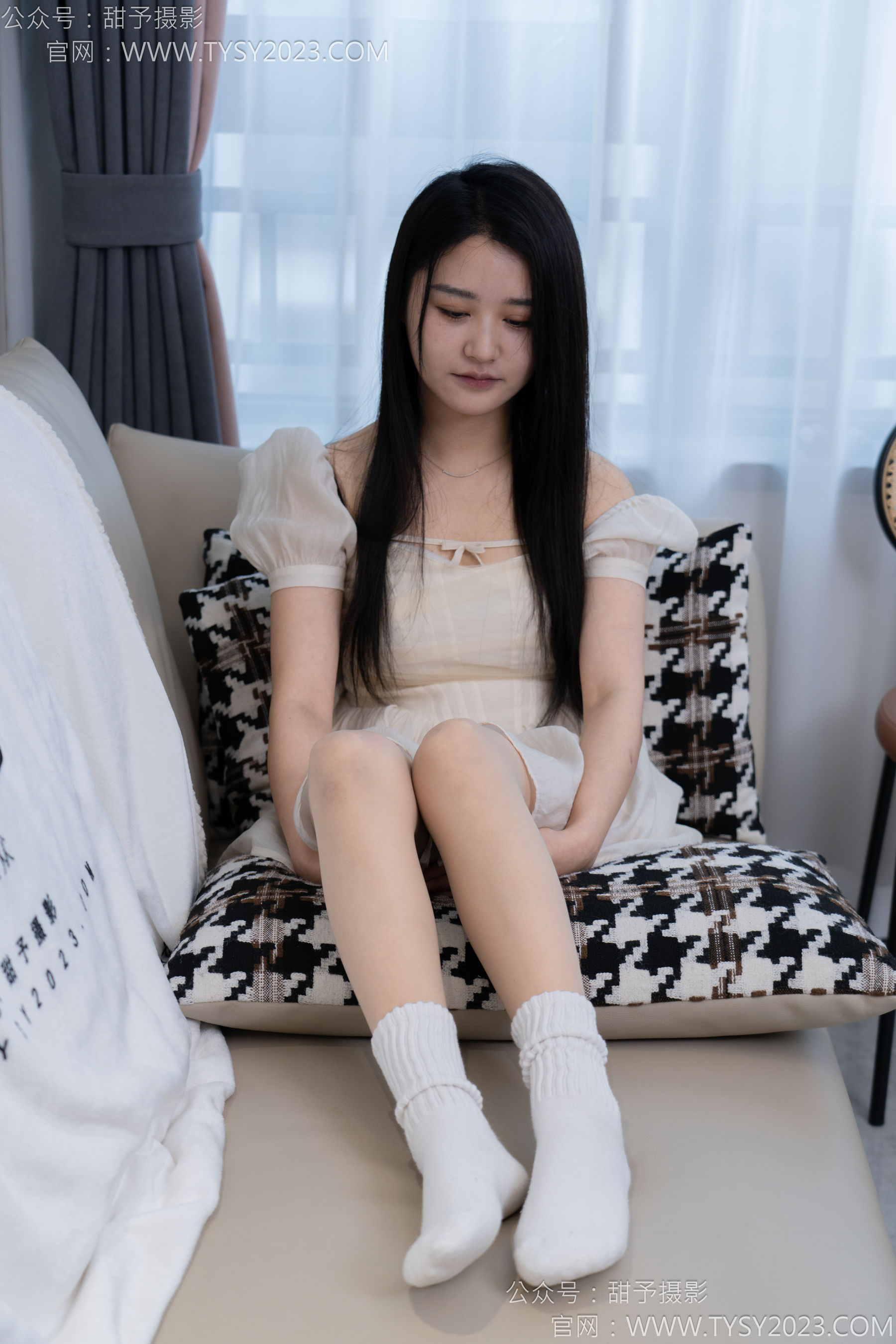 甜予摄影 No.137 澜澜 - 板鞋、白棉袜、薄肉丝/(140P)