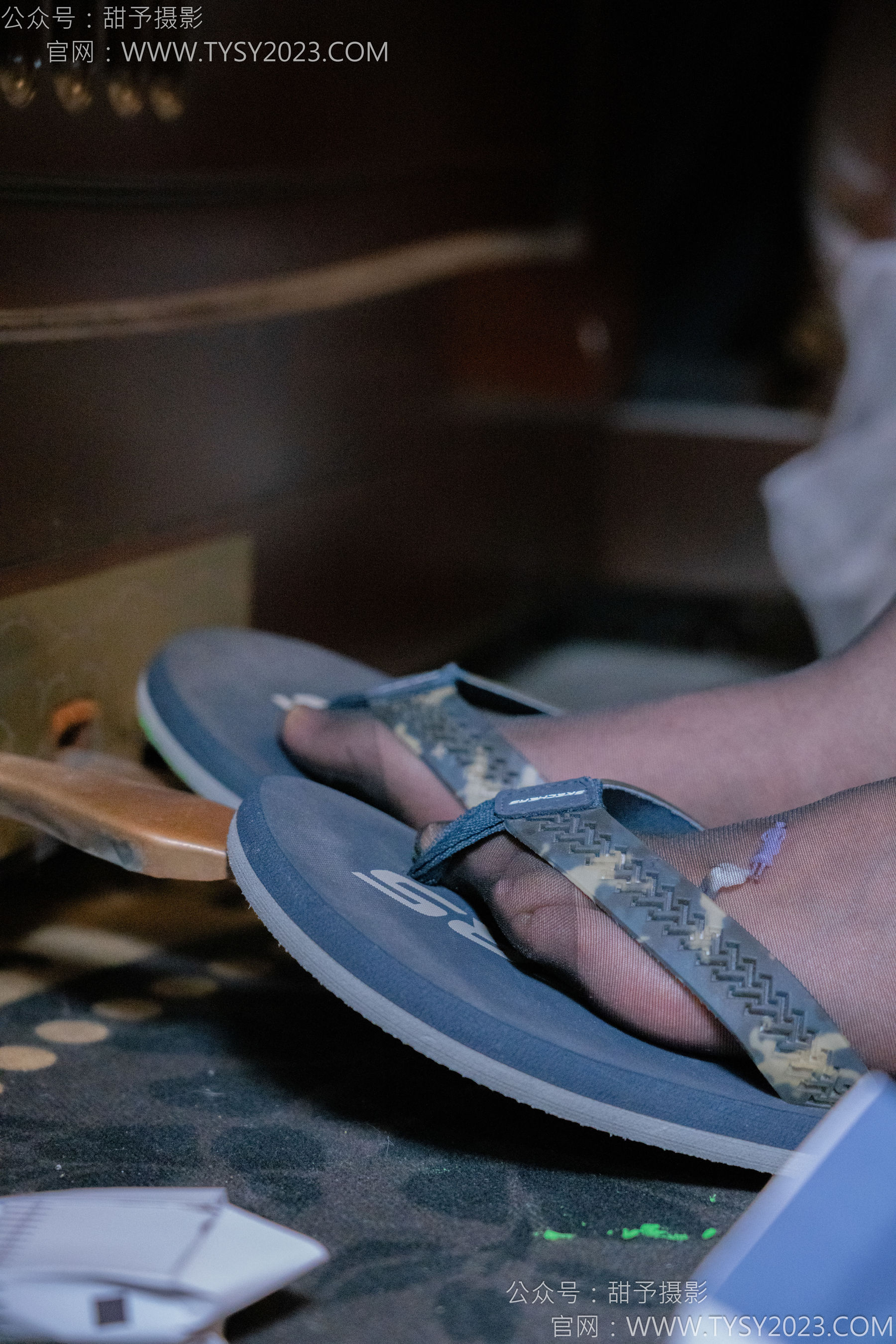 甜予摄影 No.128 璇璇 - 拖鞋、高跟鞋、薄灰丝、薄黑丝、踩小房子剧情/(127P)