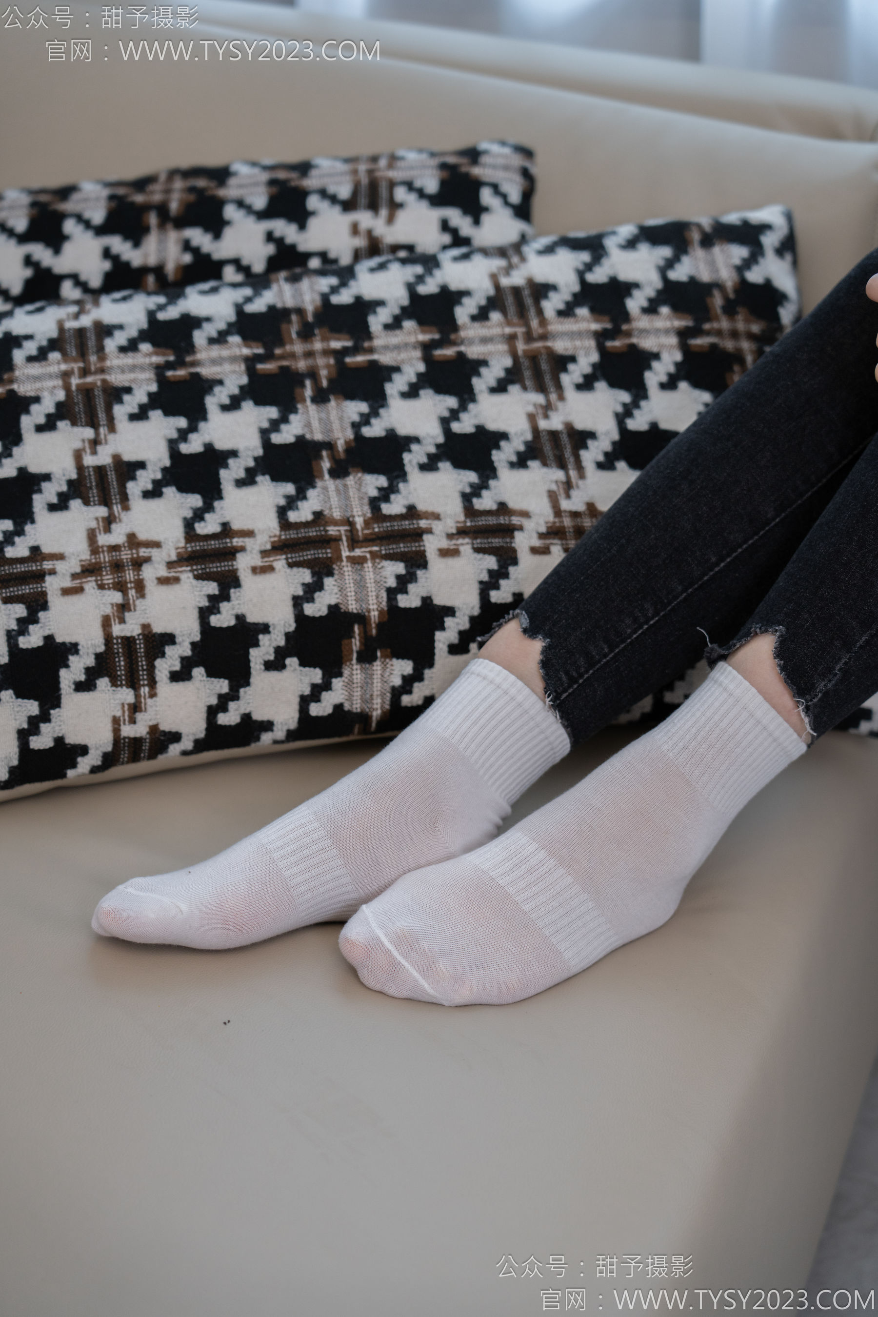 甜予摄影 No.133 梦梦 - 长靴、白棉袜、裸足/(135P)