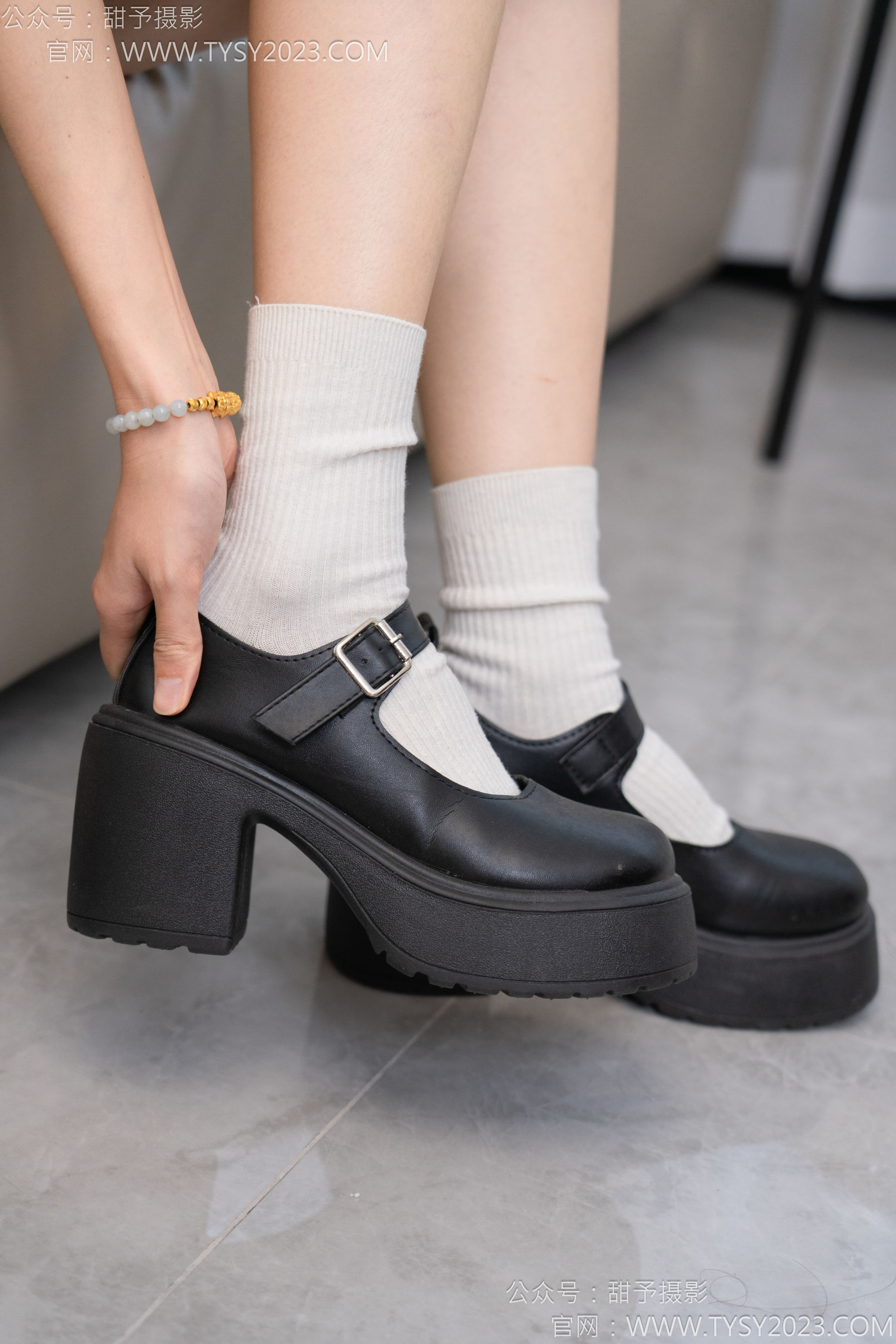甜予摄影 No.127 丹丹 - 皮鞋、白棉袜、裸足/(145P)
