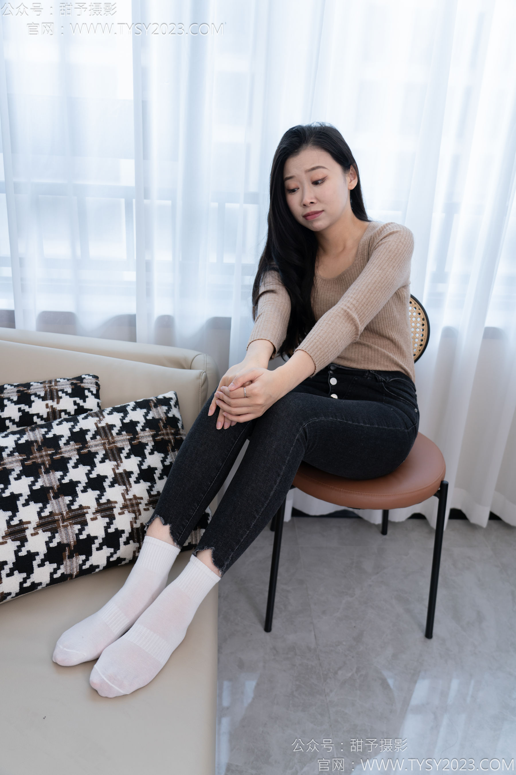 甜予摄影 No.133 梦梦 - 长靴、白棉袜、裸足/(135P)