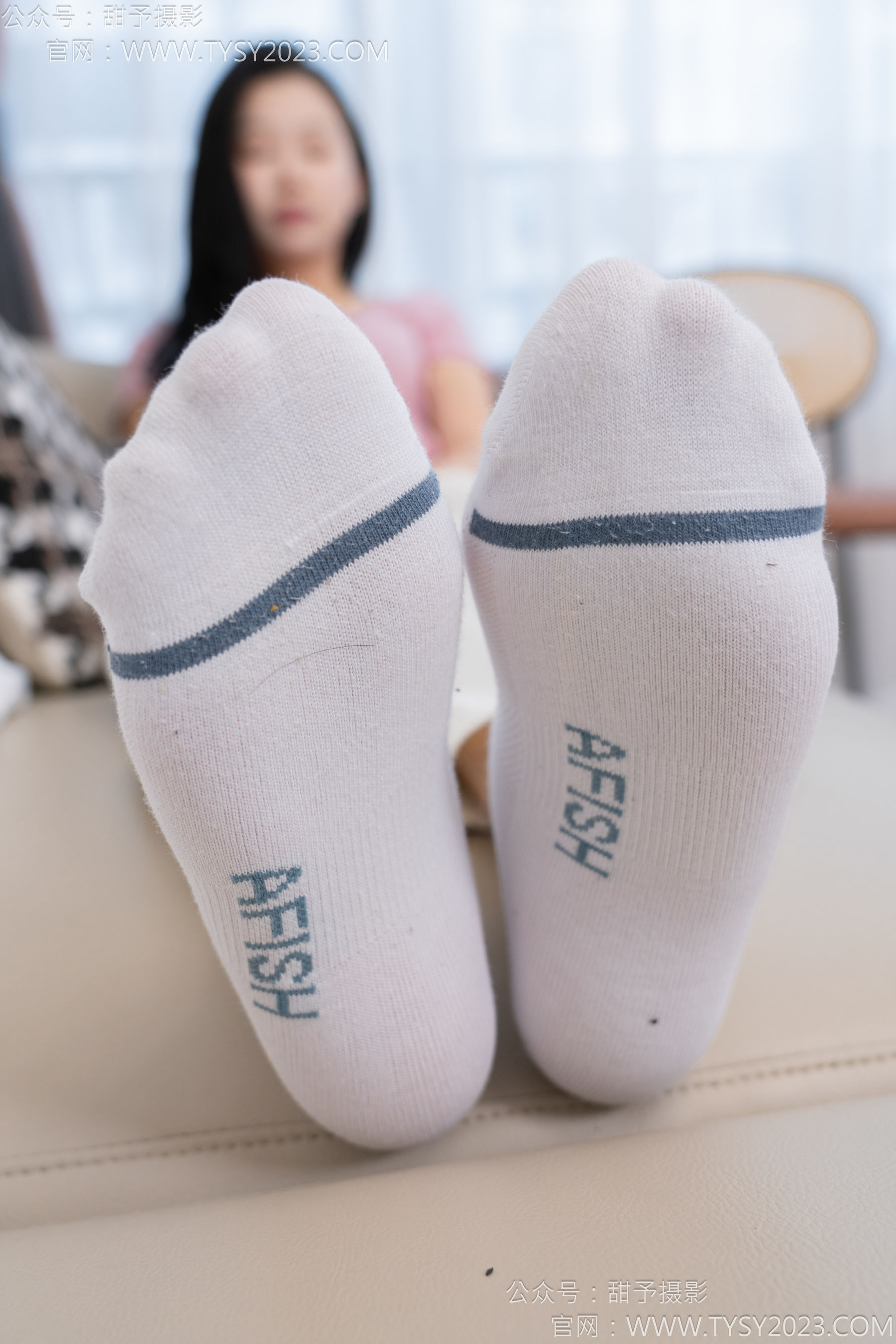 甜予摄影 No.124 梦梦 - 板鞋、白棉袜、裸足/(135P)