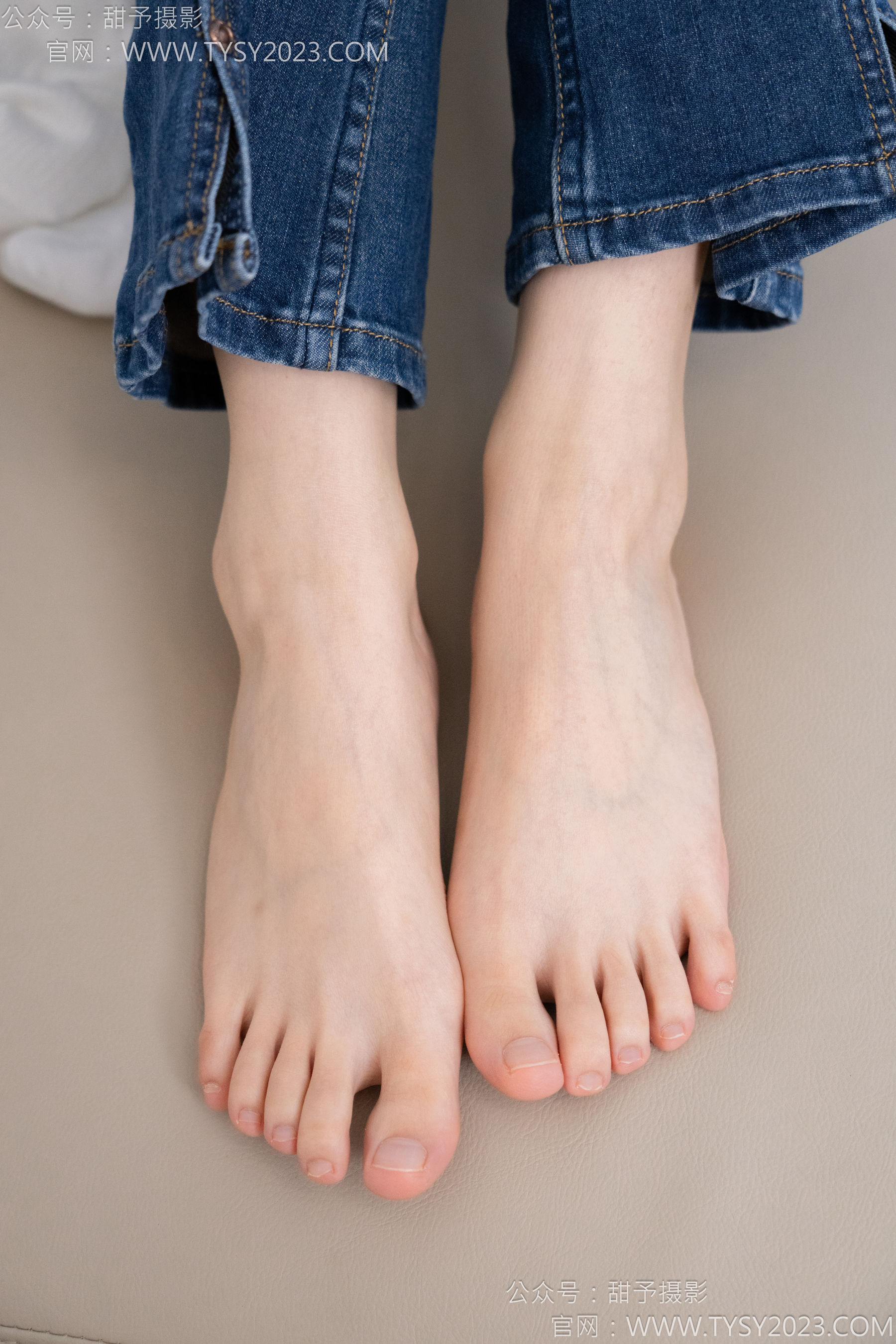 甜予摄影 No.132 诺诺 - 板鞋、白棉袜、裸足/(129P)