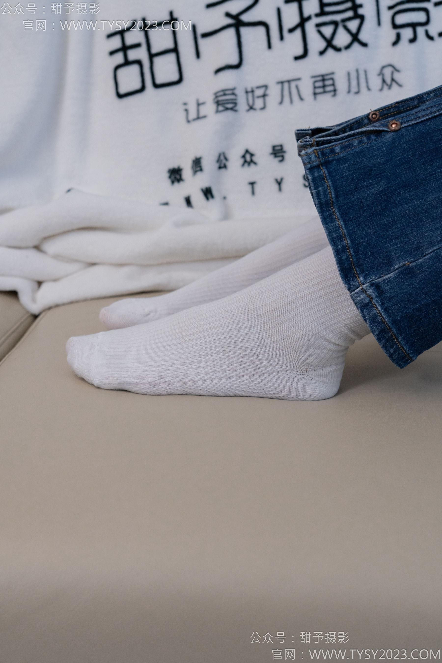 甜予摄影 No.132 诺诺 - 板鞋、白棉袜、裸足/(129P)