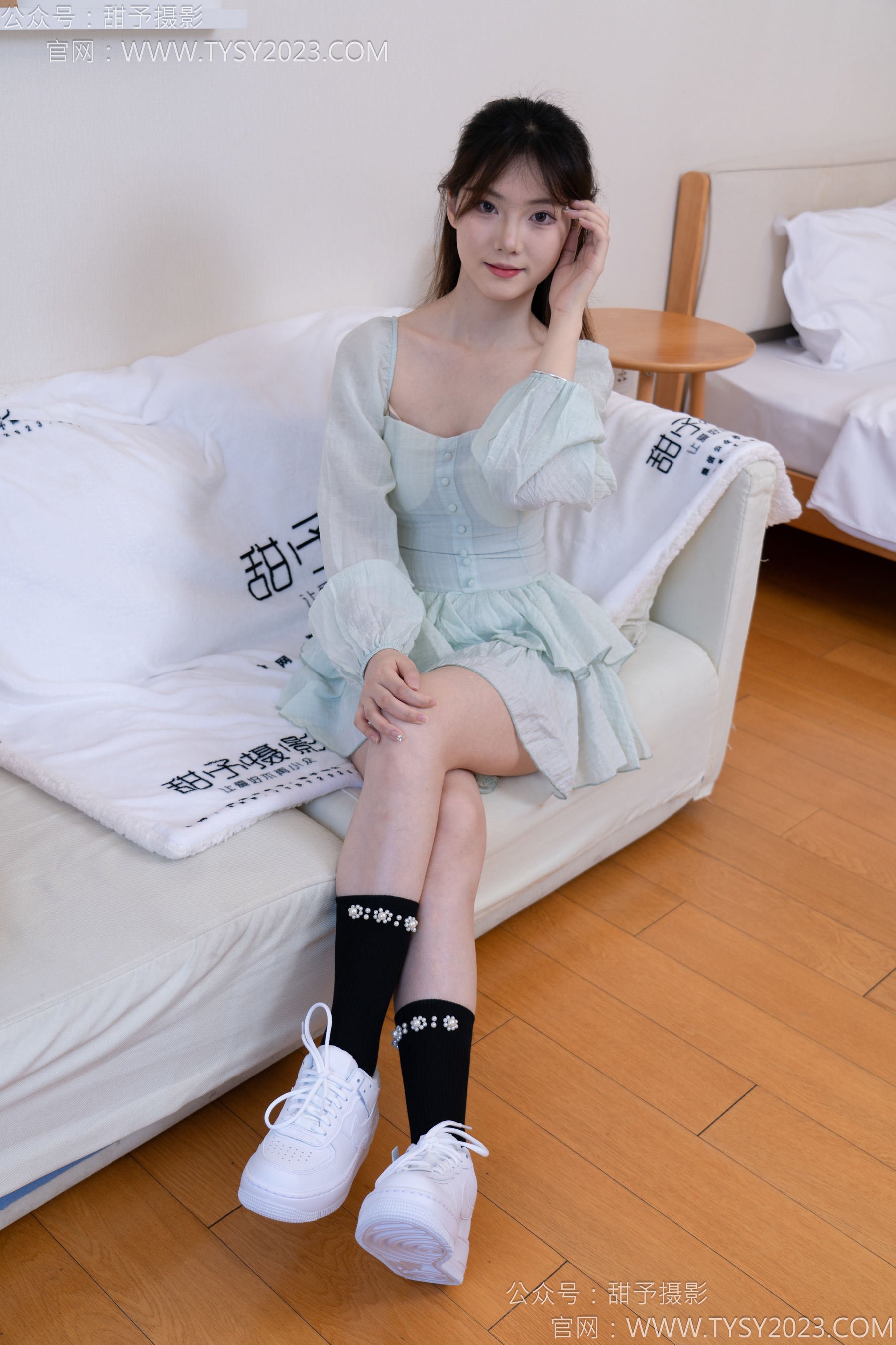 甜予摄影 No.136 璇璇 - 板鞋、黑棉袜/(203P)