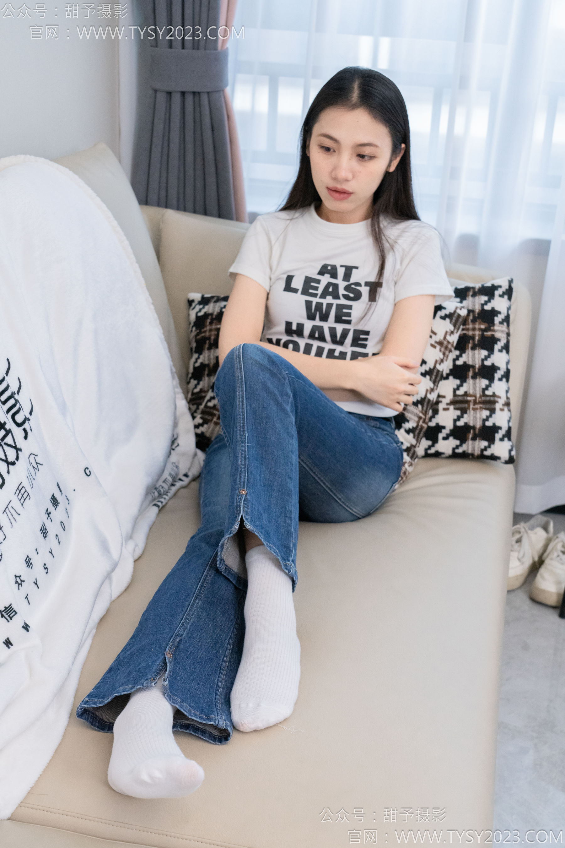 甜予摄影 No.132 诺诺 - 板鞋、白棉袜、裸足/(129P)