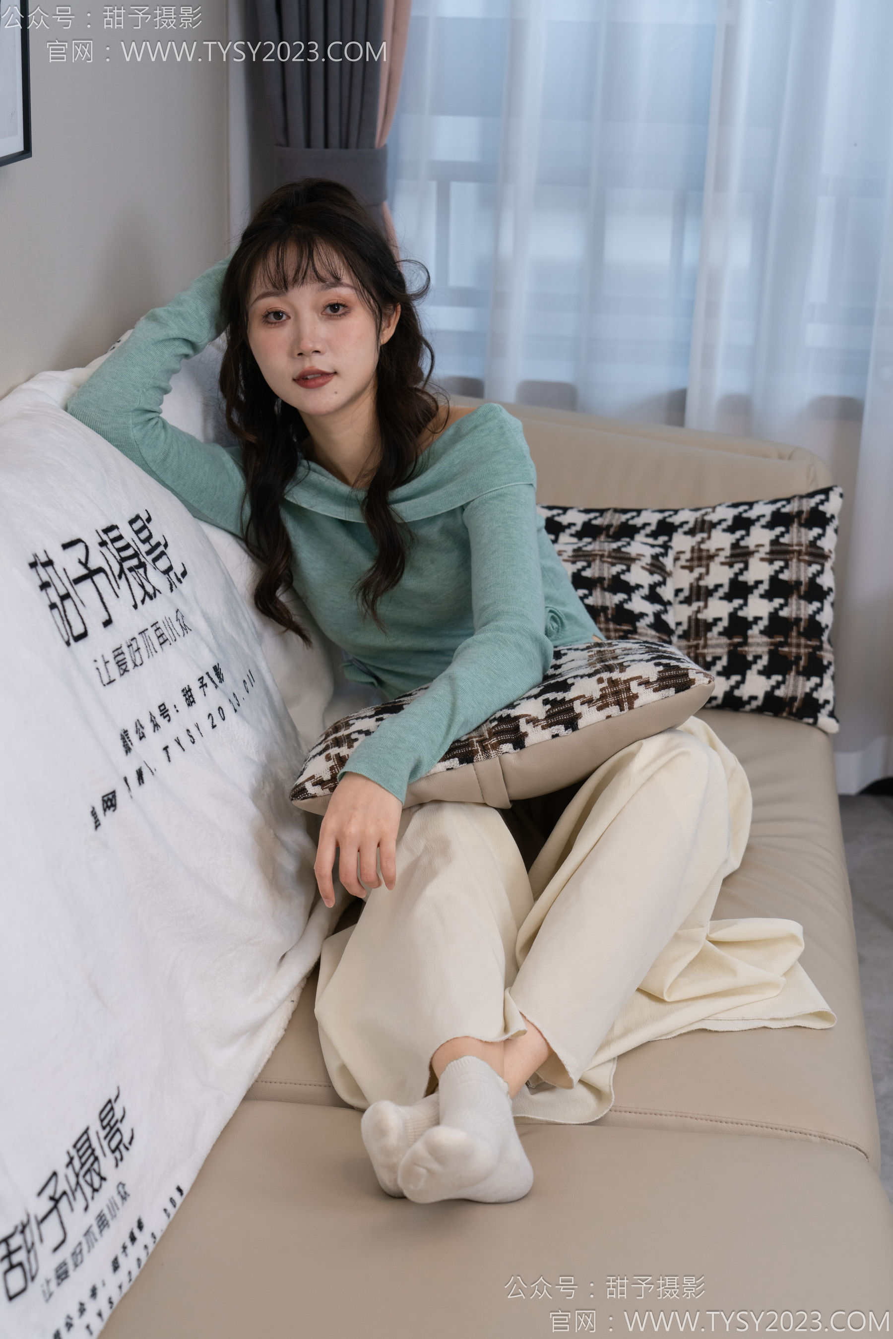 甜予摄影 No.125 丹丹 - 运动鞋、白棉袜、裸足/(139P)