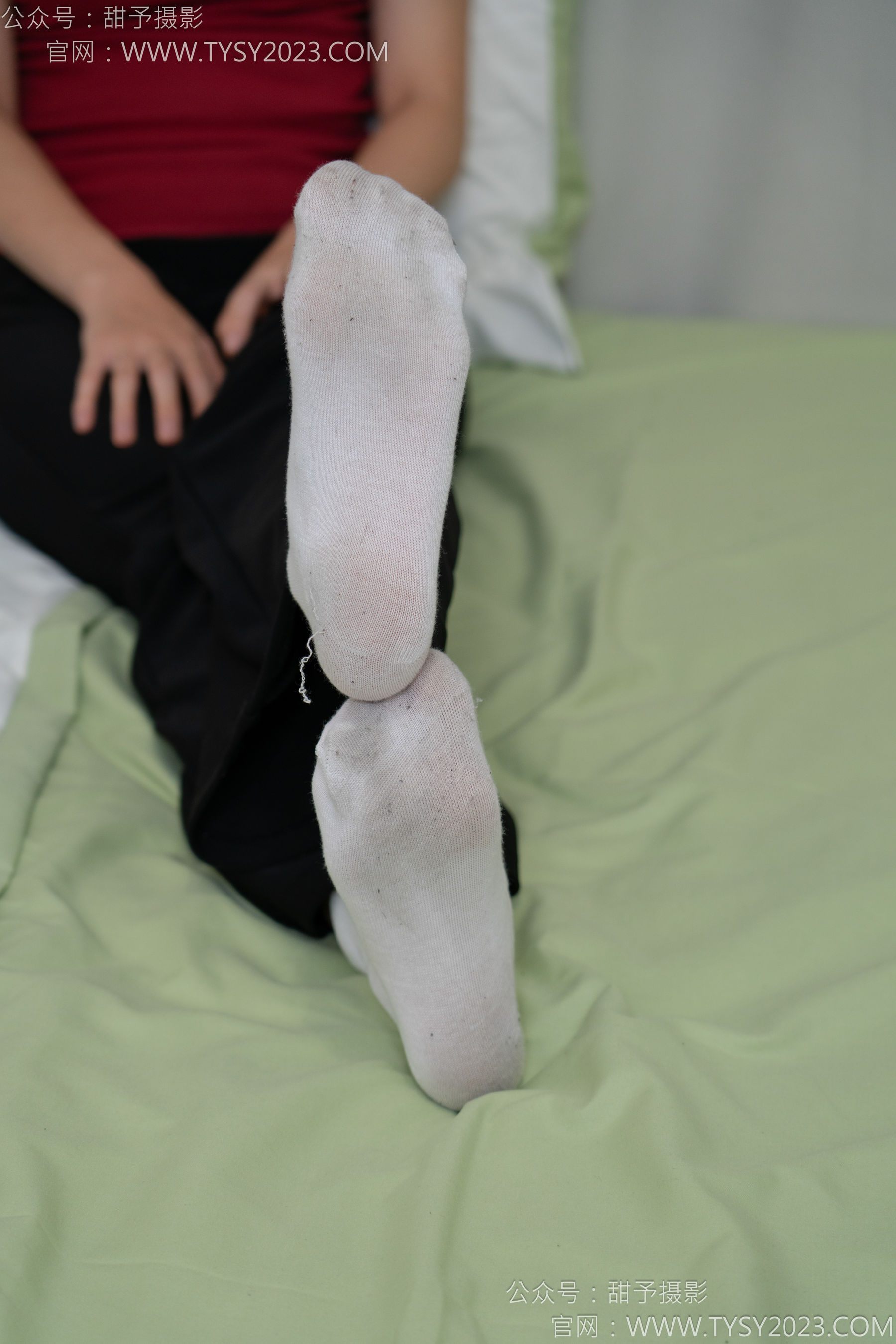 甜予摄影 No.135 思思 - 板鞋、白棉袜、裸足/(135P)