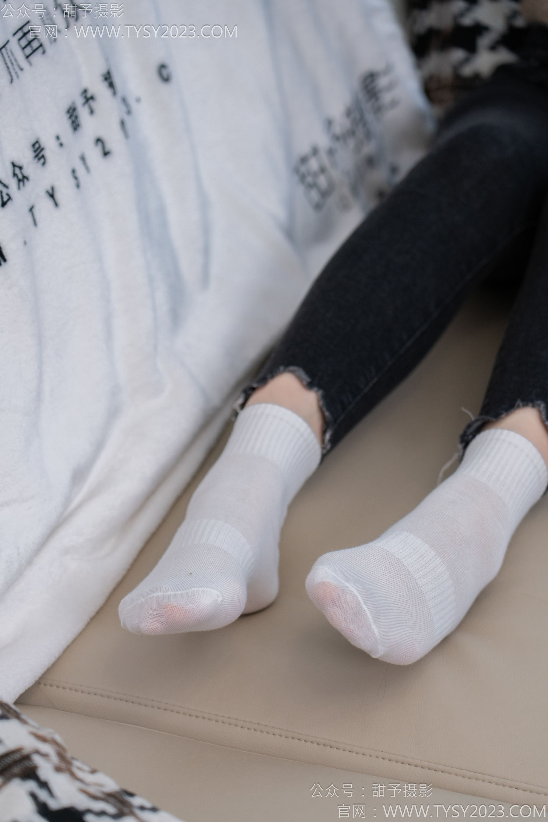 甜予摄影 No.133 梦梦 - 长靴、白棉袜、裸足/(135P)
