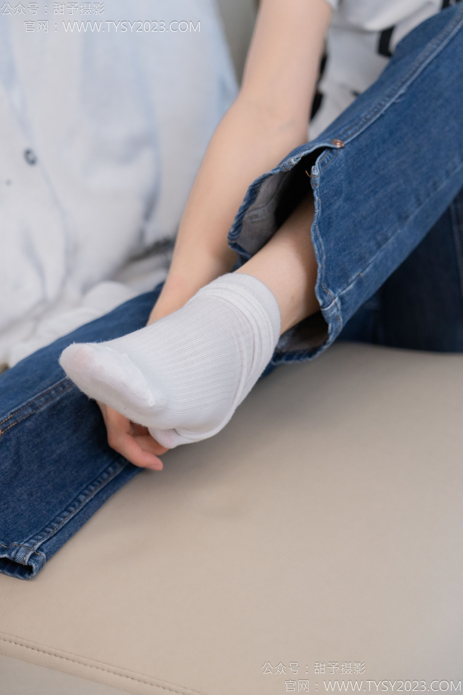 甜予摄影 No.132 诺诺 - 板鞋、白棉袜、裸足/(129P)