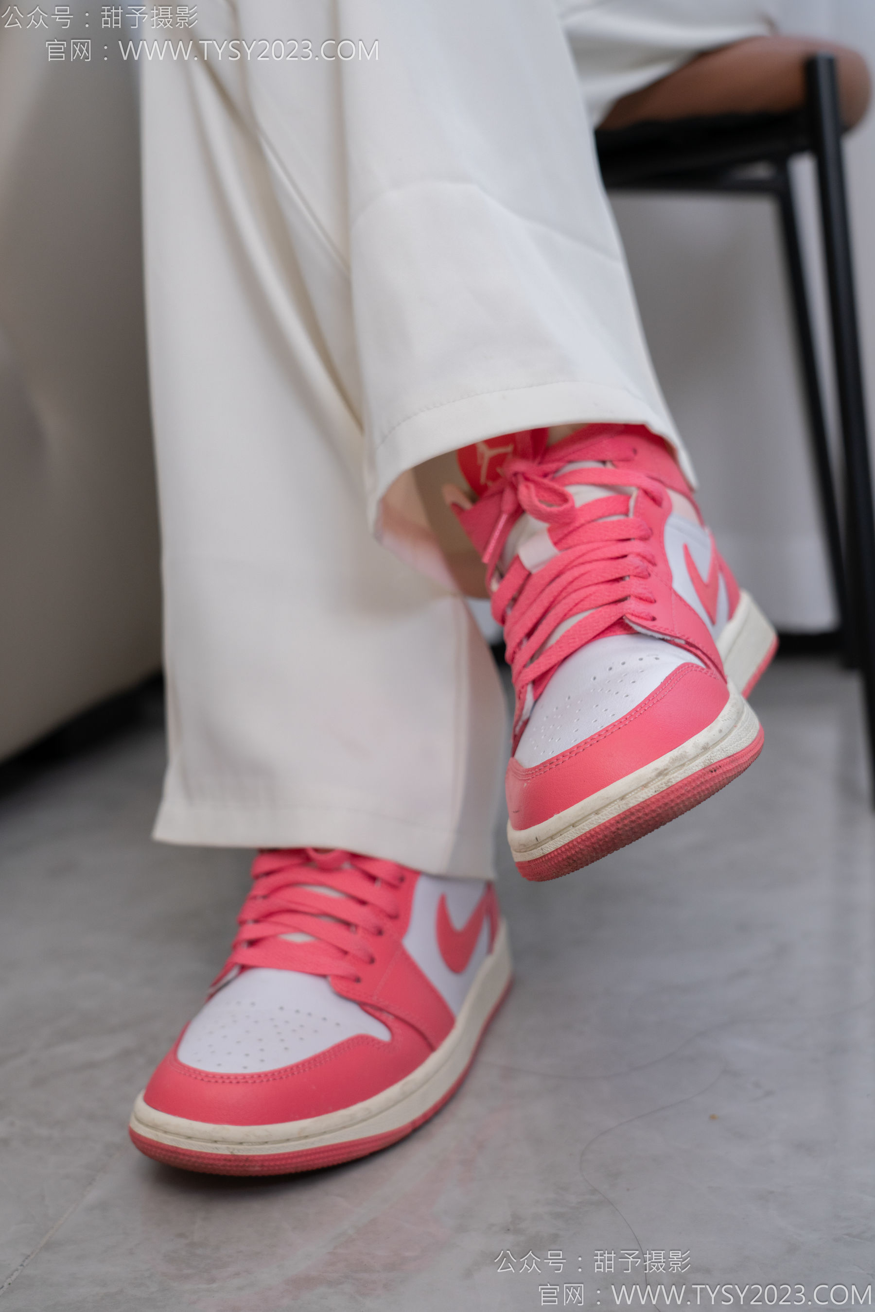 甜予摄影 No.124 梦梦 - 板鞋、白棉袜、裸足/(135P)