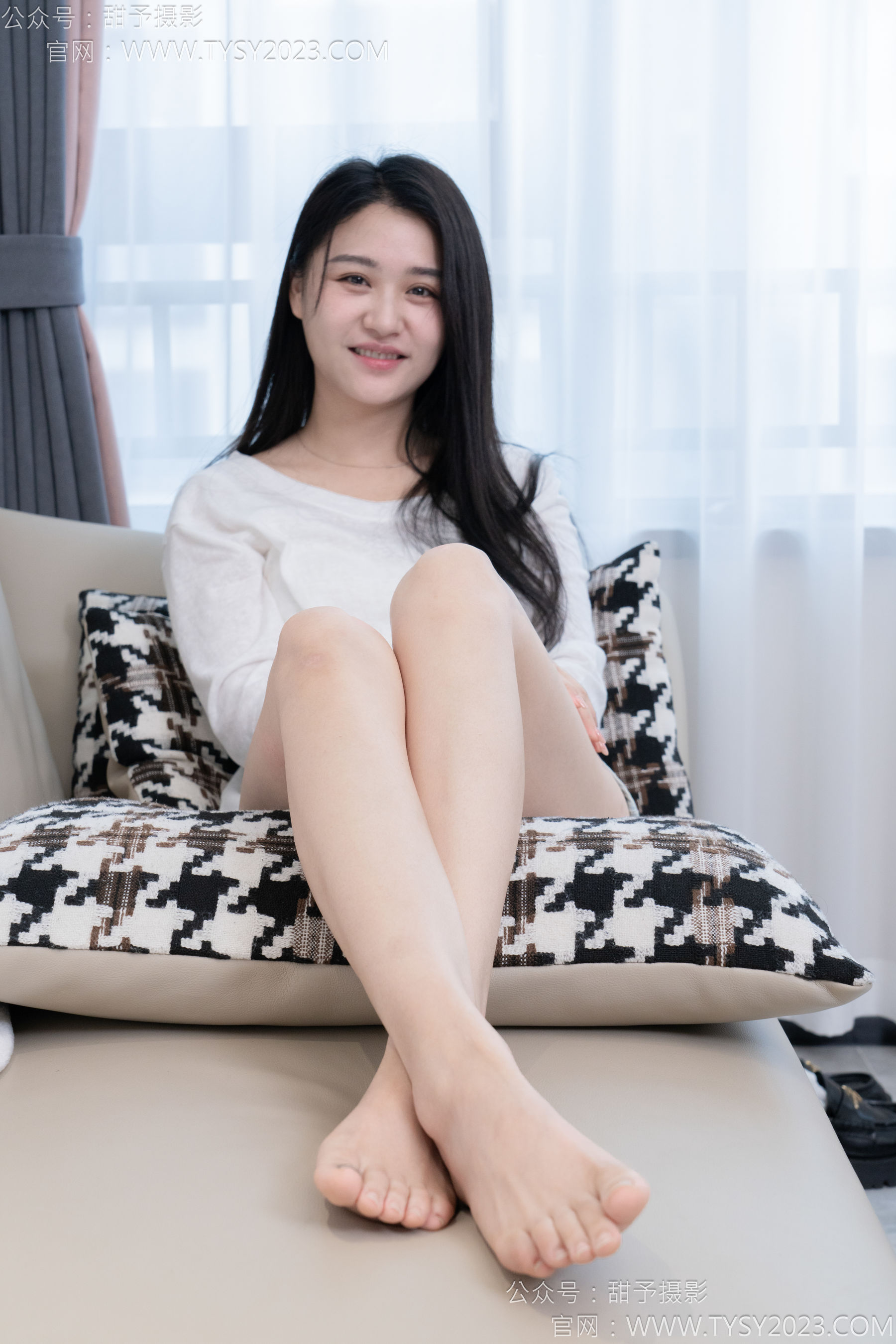 甜予摄影 No.130 澜澜 - 皮鞋、白棉袜、裸足、掉袜子剧情/(130P)