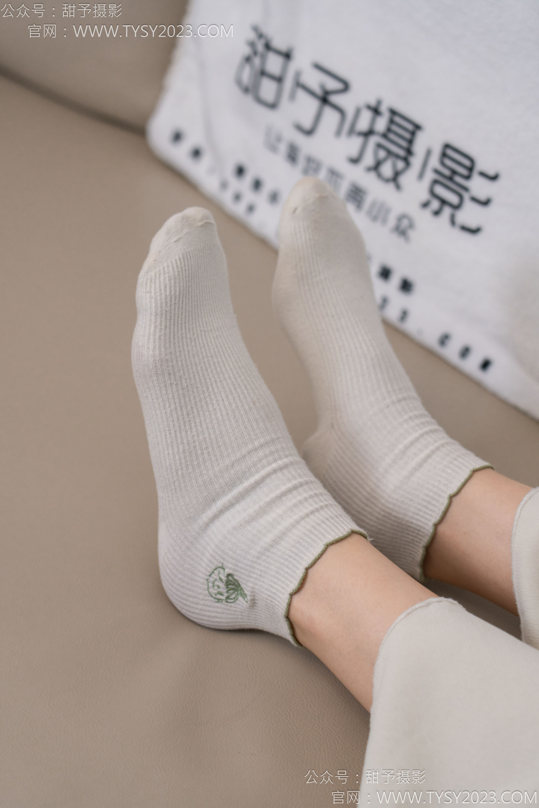 甜予摄影 No.125 丹丹 - 运动鞋、白棉袜、裸足/(139P)