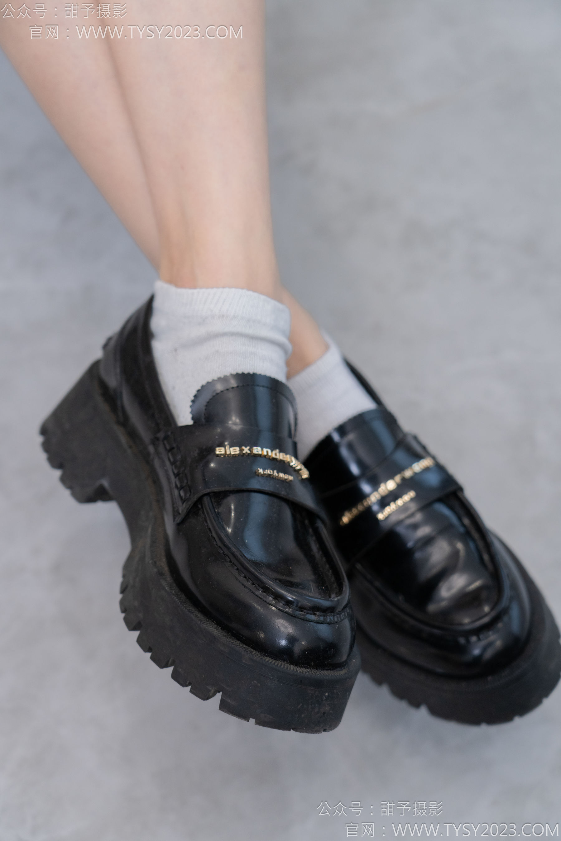 甜予摄影 No.130 澜澜 - 皮鞋、白棉袜、裸足、掉袜子剧情/(130P)