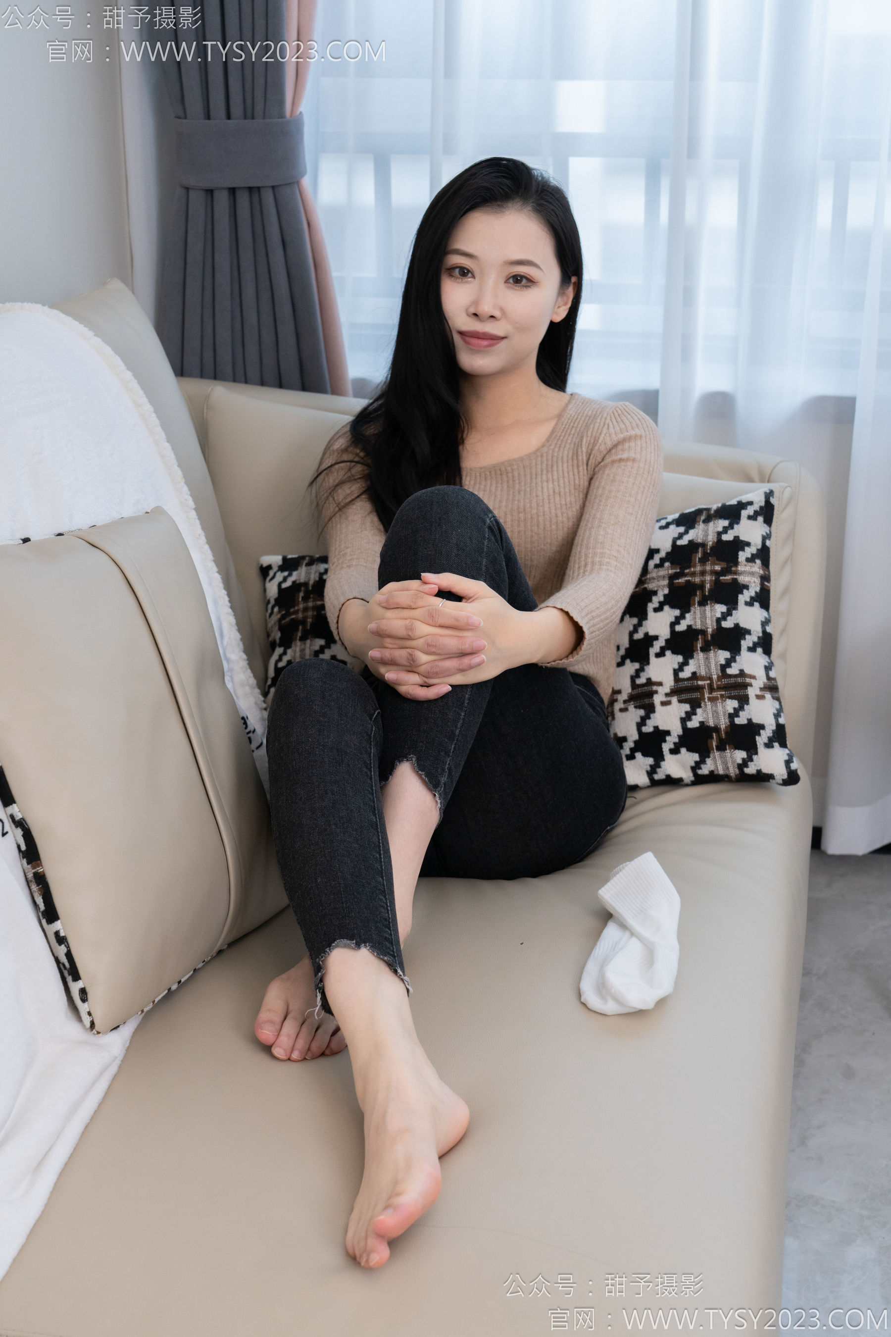 甜予摄影 No.133 梦梦 - 长靴、白棉袜、裸足/(135P)