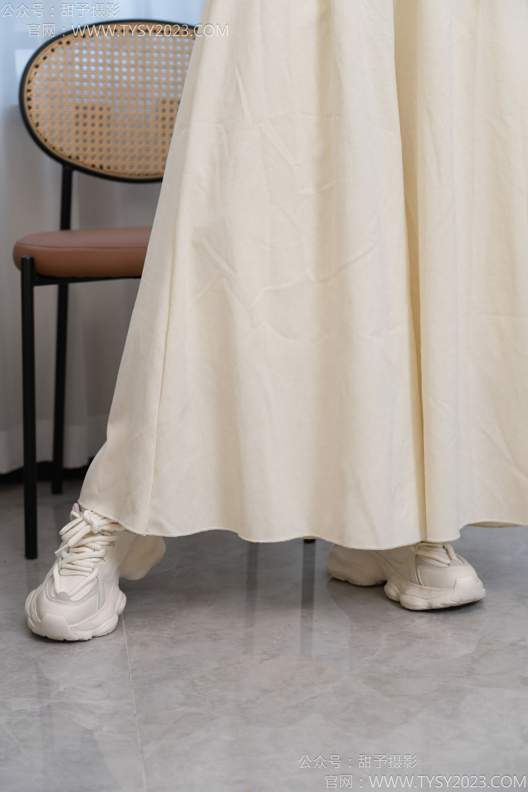 甜予摄影 No.125 丹丹 - 运动鞋、白棉袜、裸足/(139P)