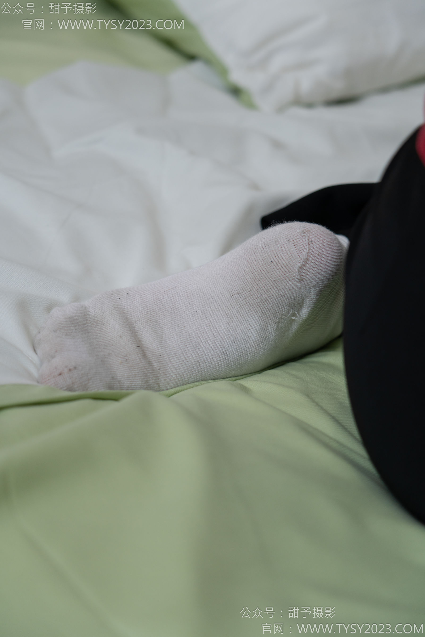 甜予摄影 No.135 思思 - 板鞋、白棉袜、裸足/(135P)