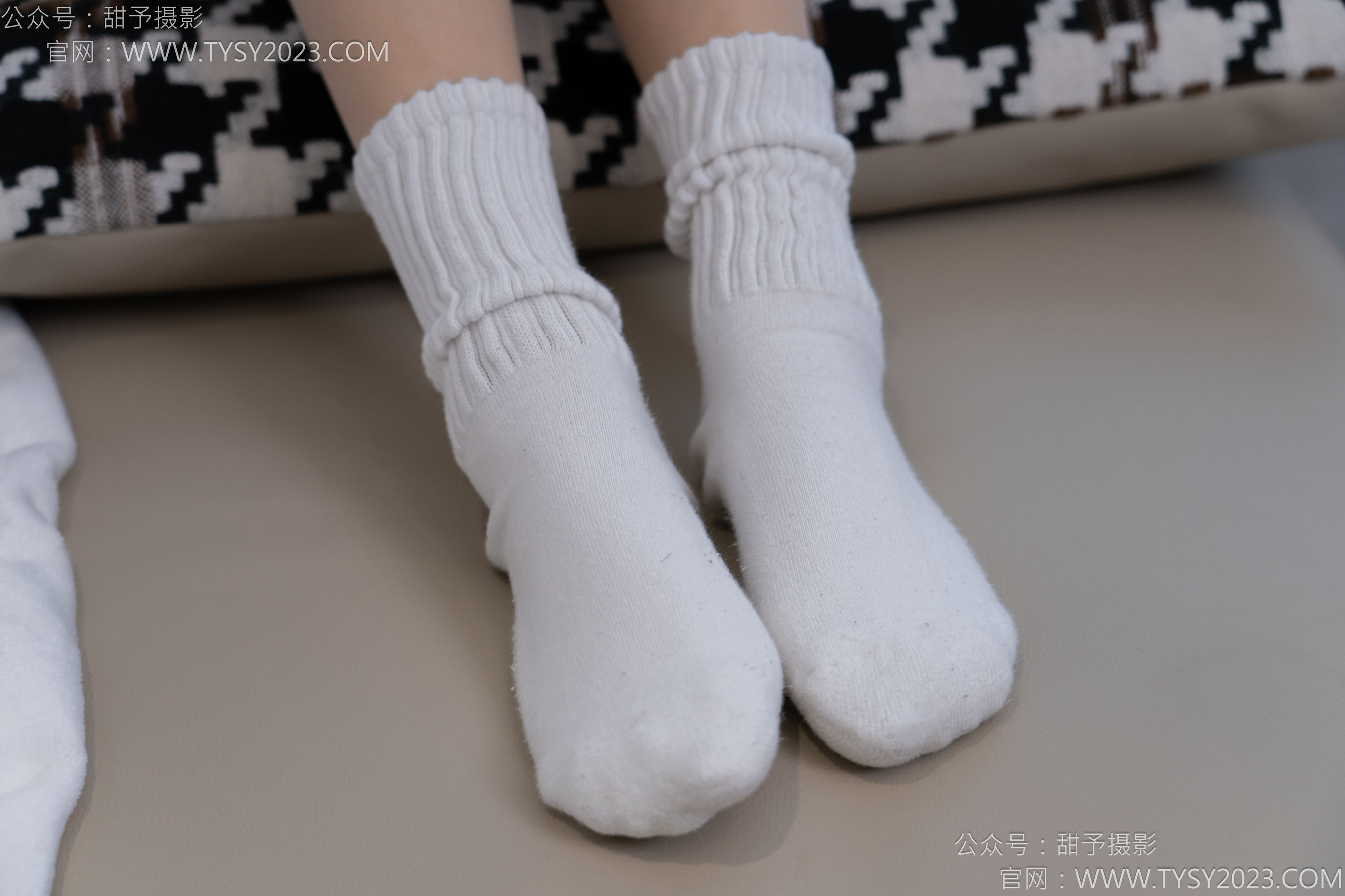 甜予摄影 No.137 澜澜 - 板鞋、白棉袜、薄肉丝/(140P)