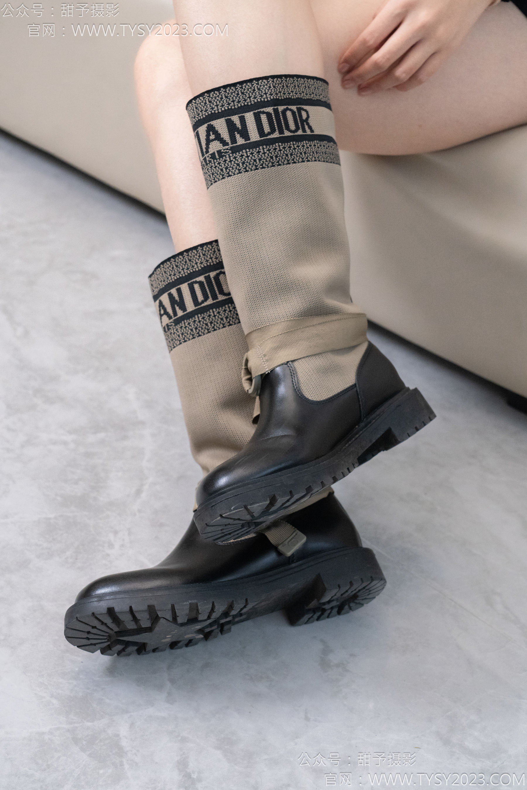 甜予摄影 No.129 咖啡豆 - 长靴、白棉袜、裸足/(134P)