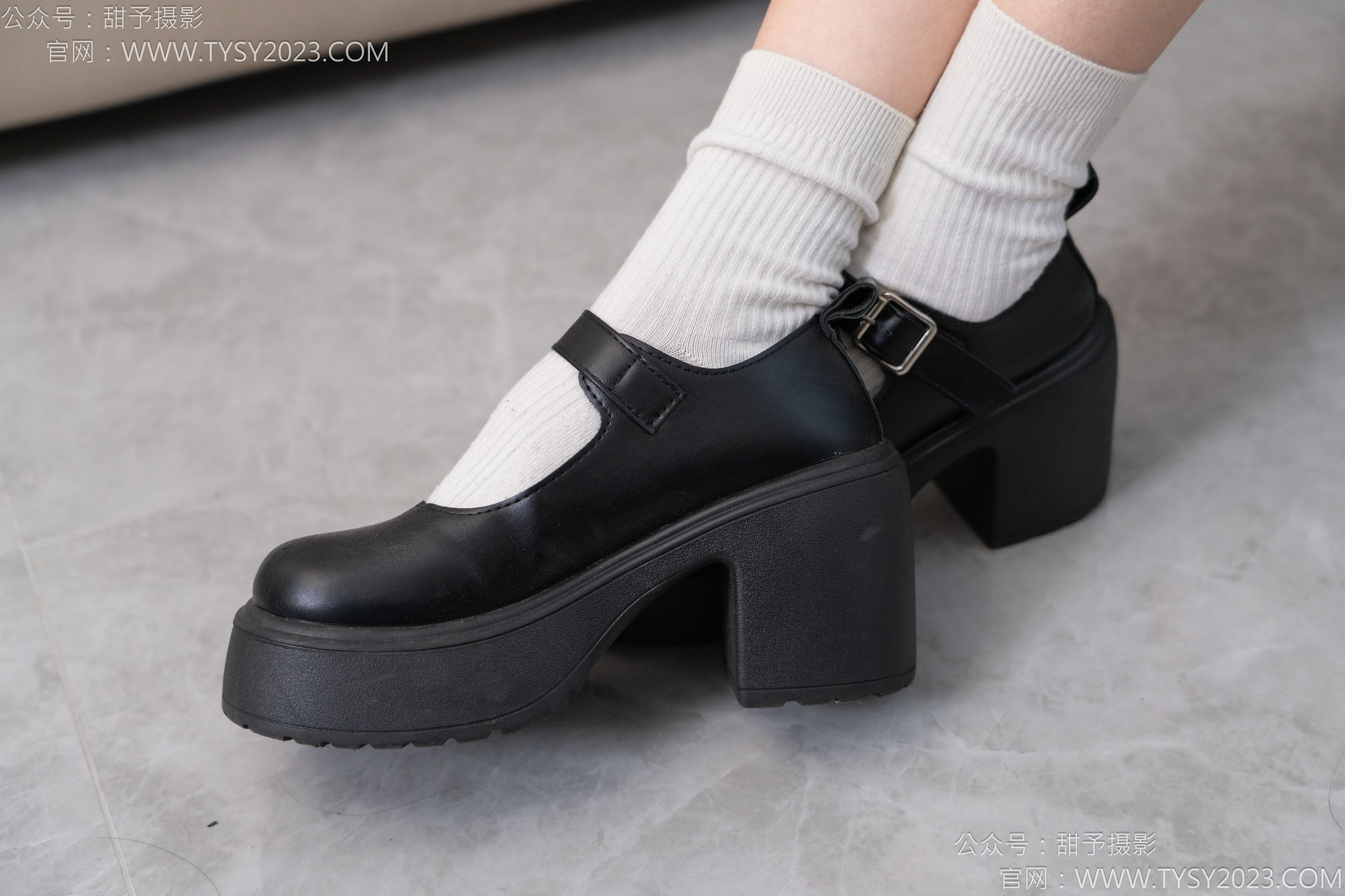 甜予摄影 No.127 丹丹 - 皮鞋、白棉袜、裸足/(145P)