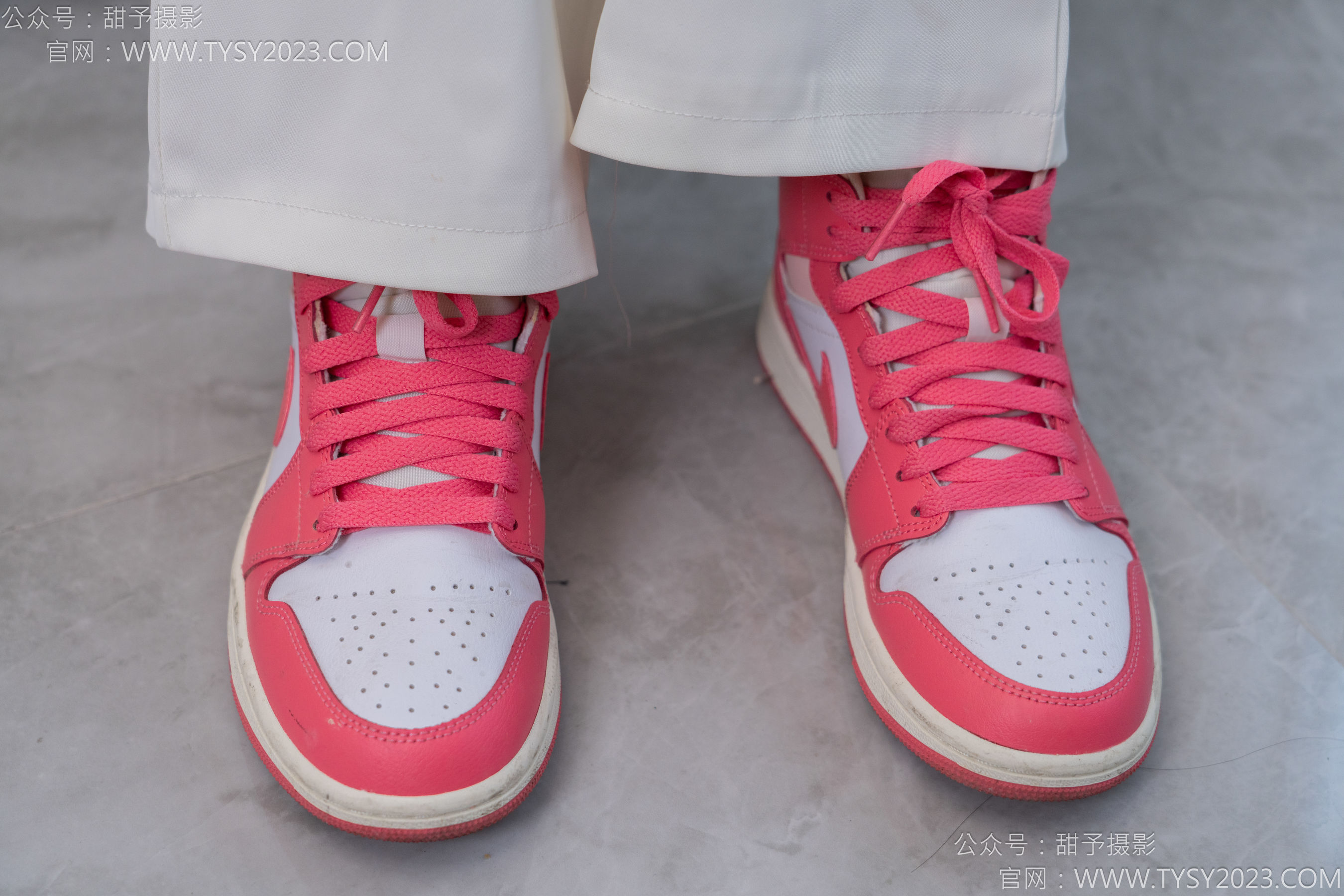 甜予摄影 No.124 梦梦 - 板鞋、白棉袜、裸足/(135P)