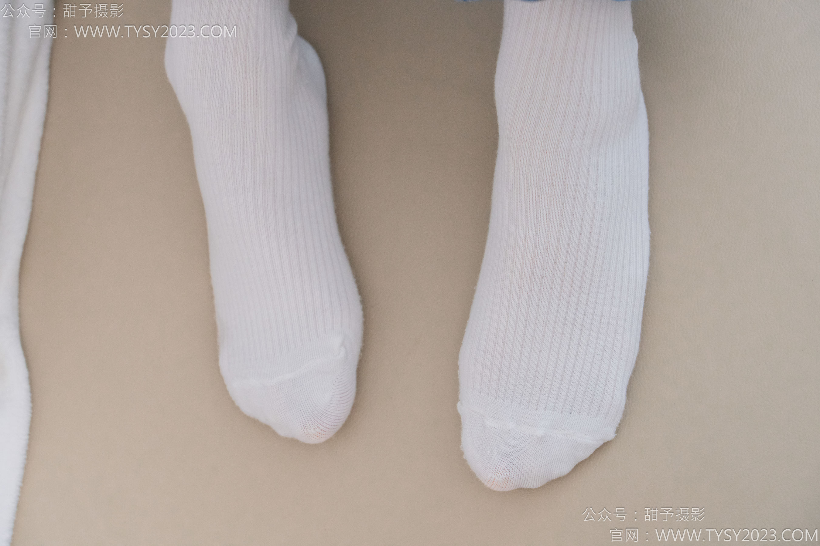 甜予摄影 No.132 诺诺 - 板鞋、白棉袜、裸足/(129P)