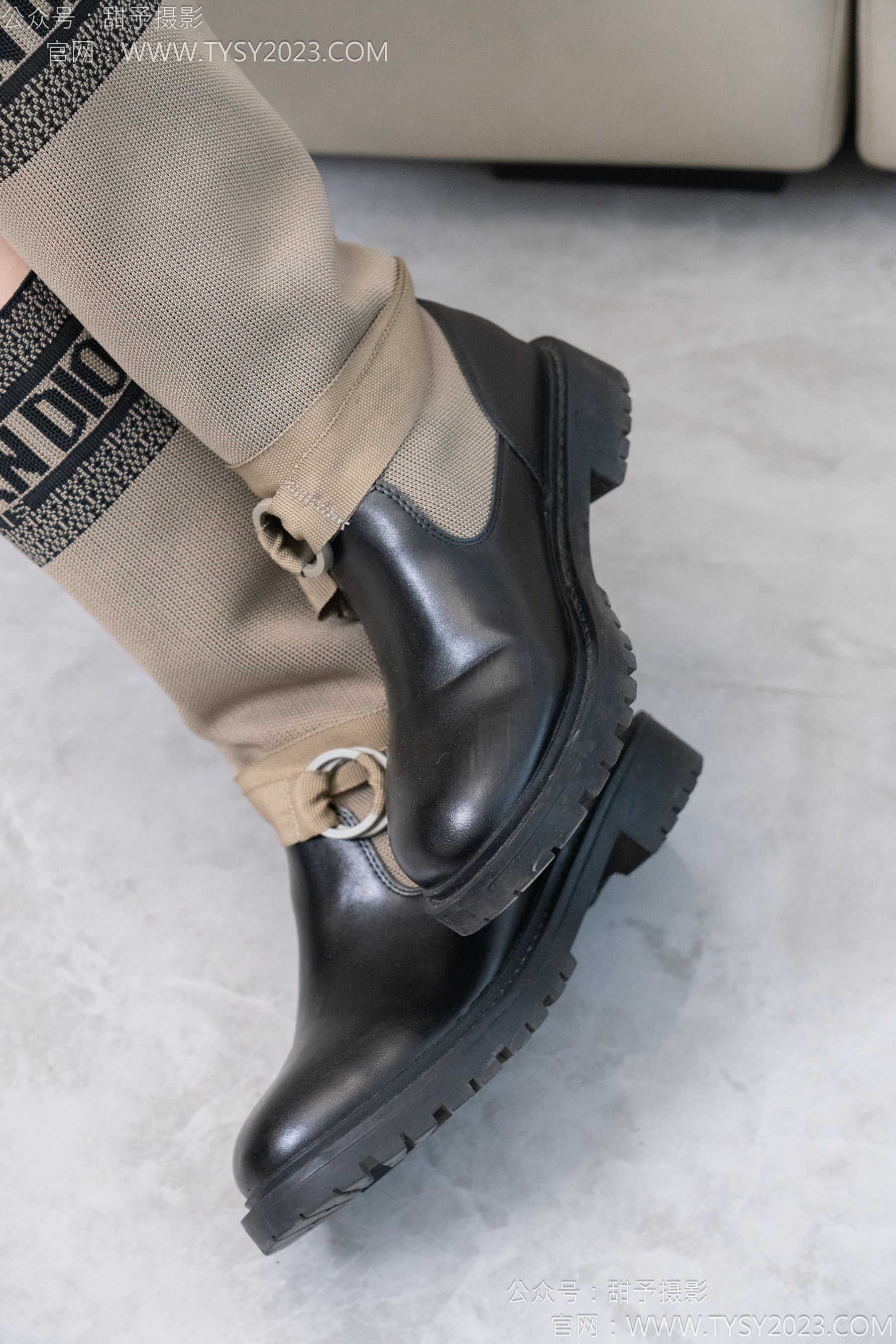 甜予摄影 No.129 咖啡豆 - 长靴、白棉袜、裸足/(134P)