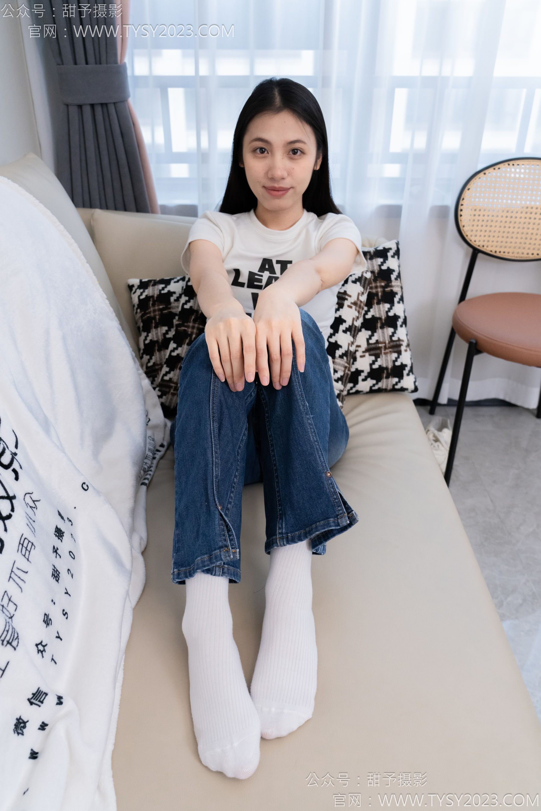 甜予摄影 No.132 诺诺 - 板鞋、白棉袜、裸足/(129P)