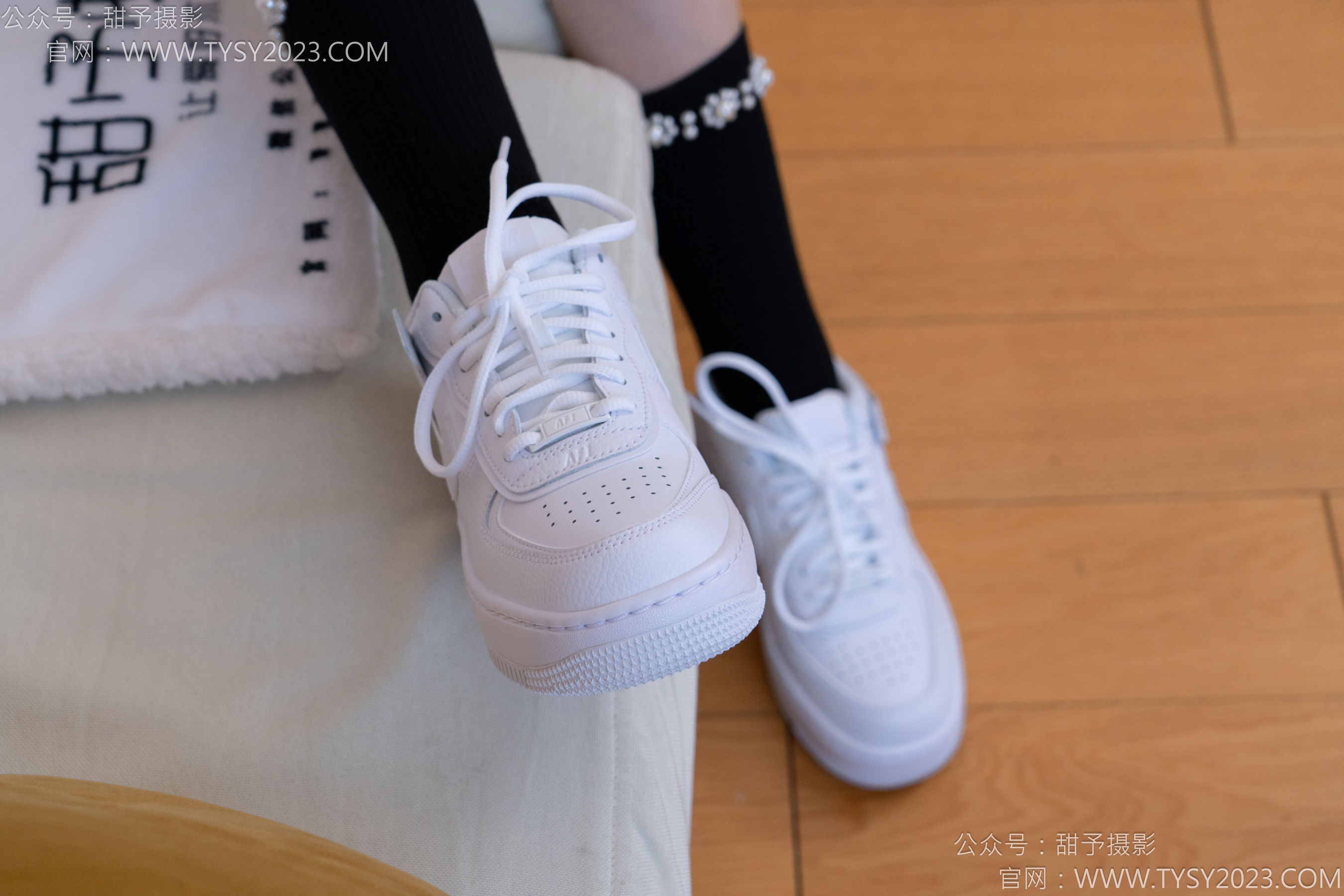 甜予摄影 No.136 璇璇 - 板鞋、黑棉袜/(203P)