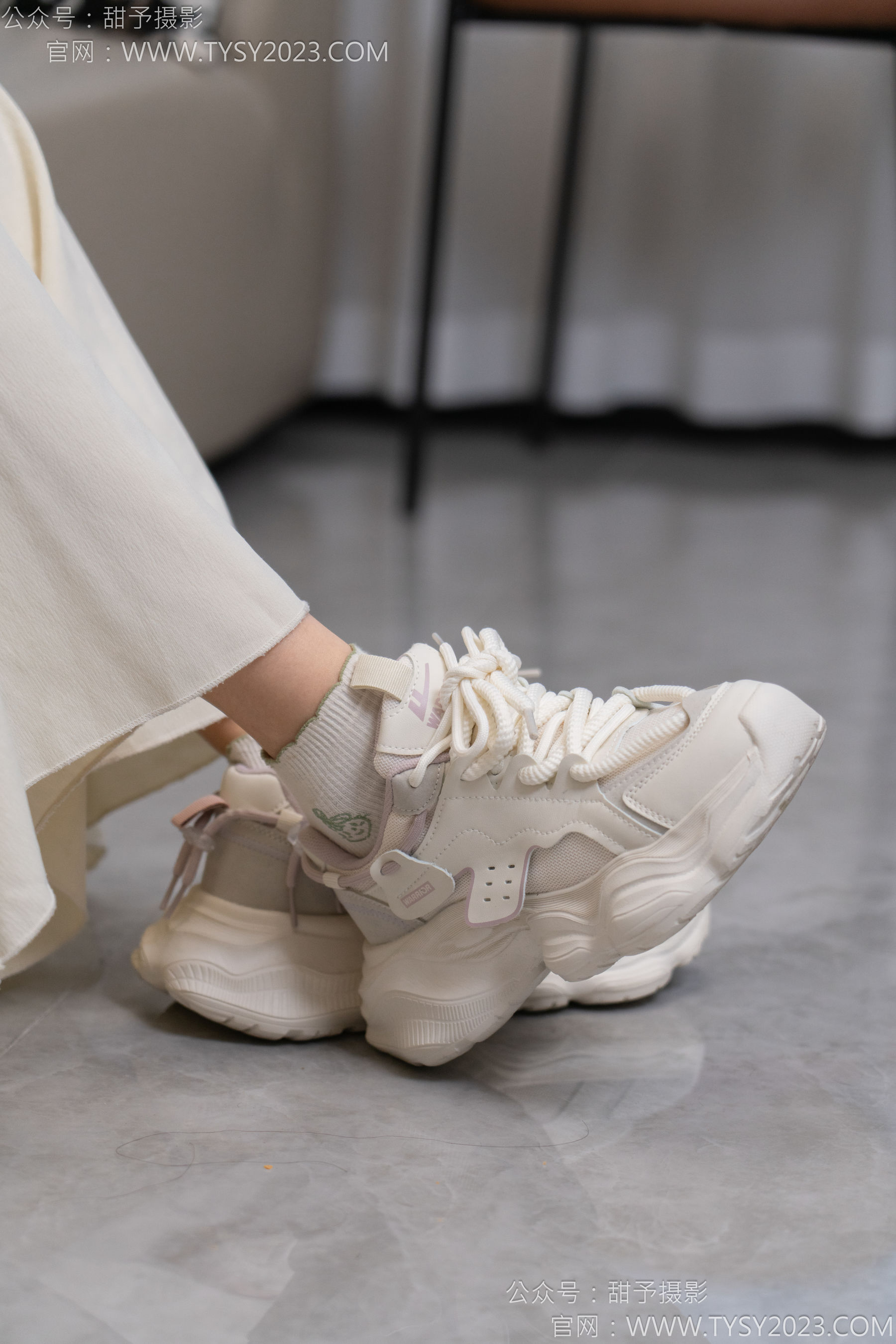 甜予摄影 No.125 丹丹 - 运动鞋、白棉袜、裸足/(139P)