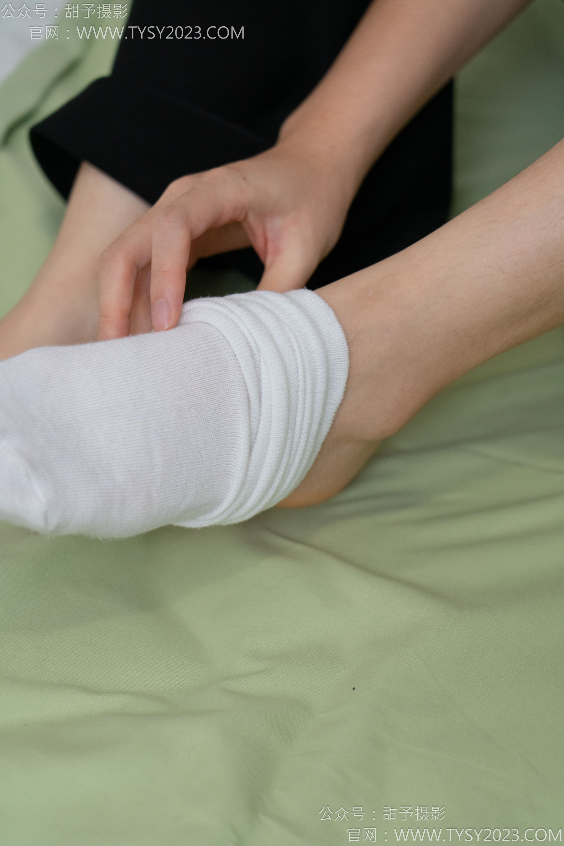甜予摄影 No.135 思思 - 板鞋、白棉袜、裸足/(135P)