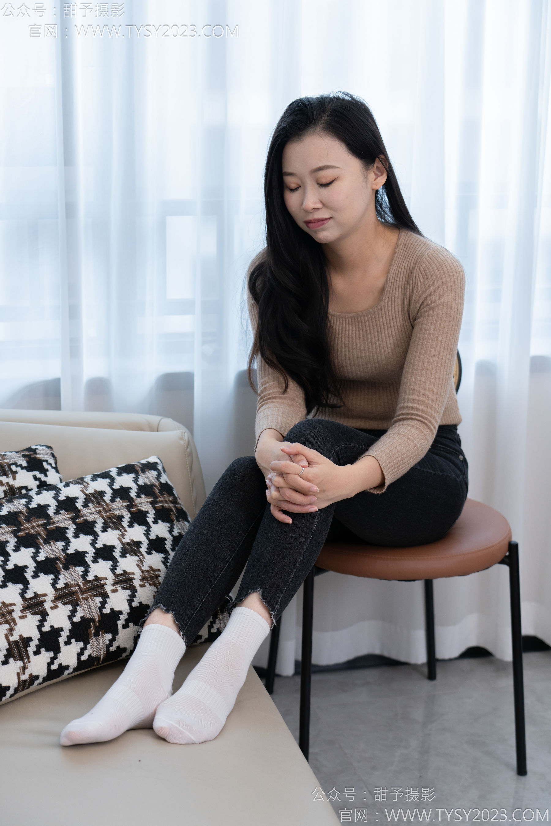 甜予摄影 No.133 梦梦 - 长靴、白棉袜、裸足/(135P)
