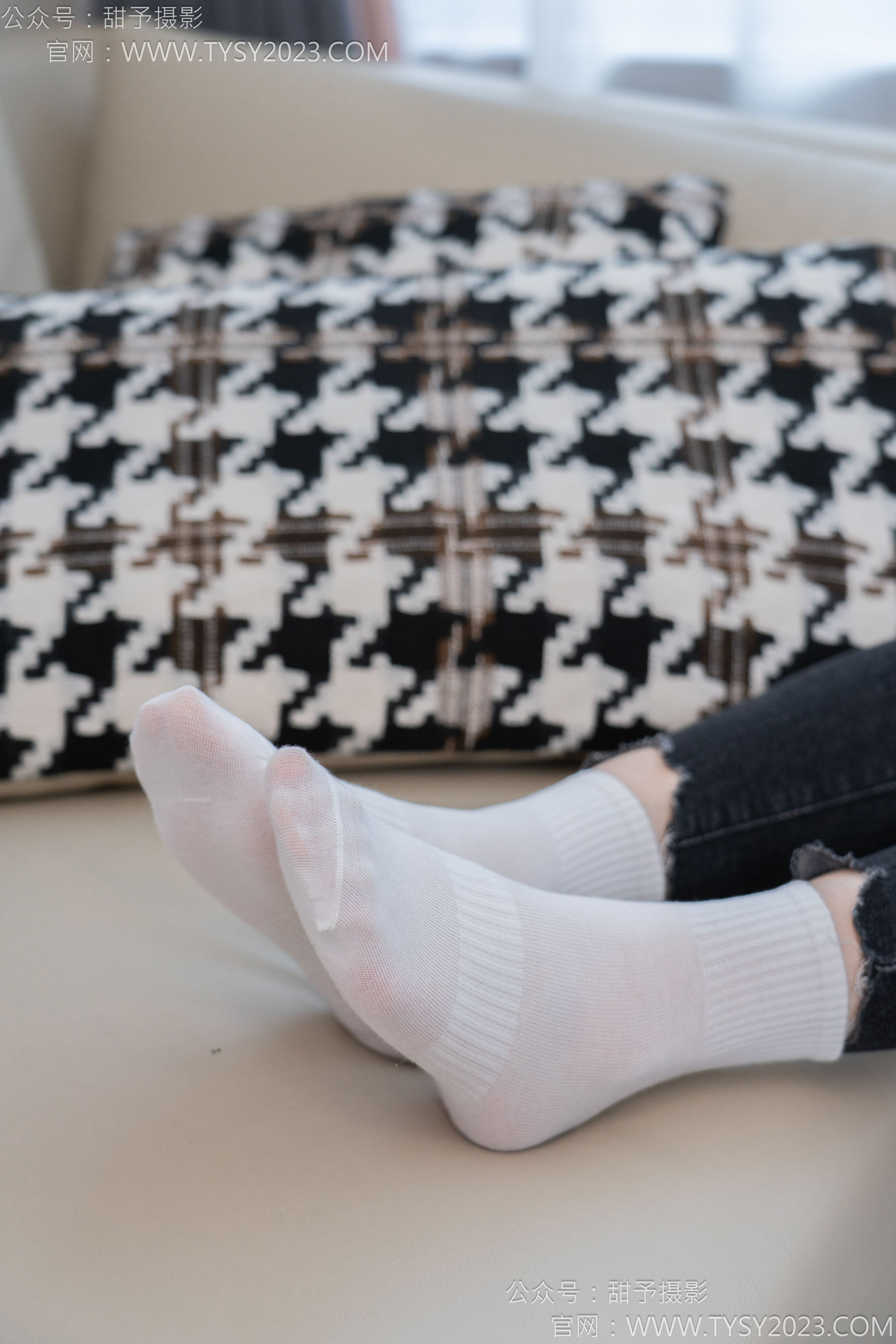 甜予摄影 No.133 梦梦 - 长靴、白棉袜、裸足/(135P)