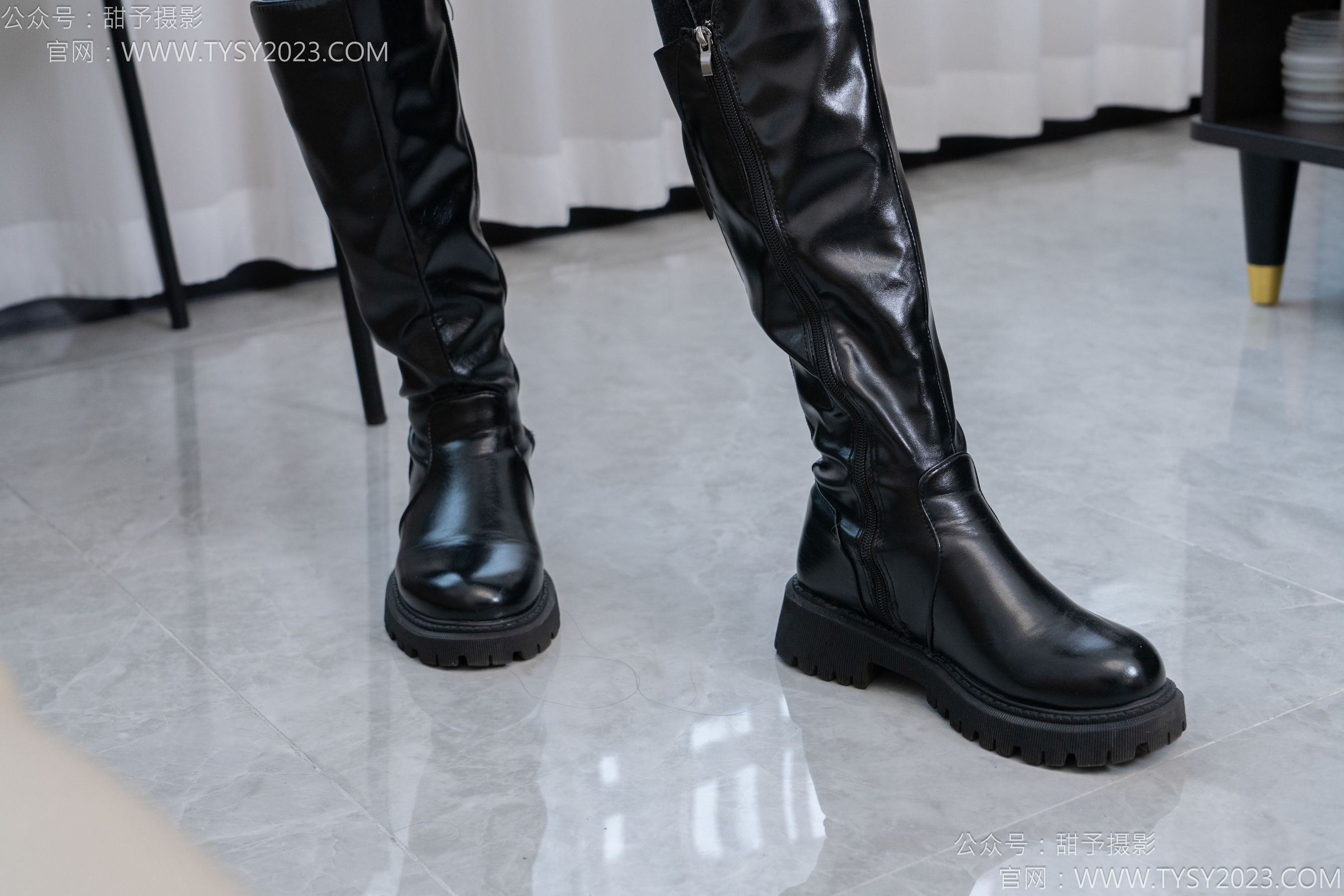 甜予摄影 No.133 梦梦 - 长靴、白棉袜、裸足/(135P)