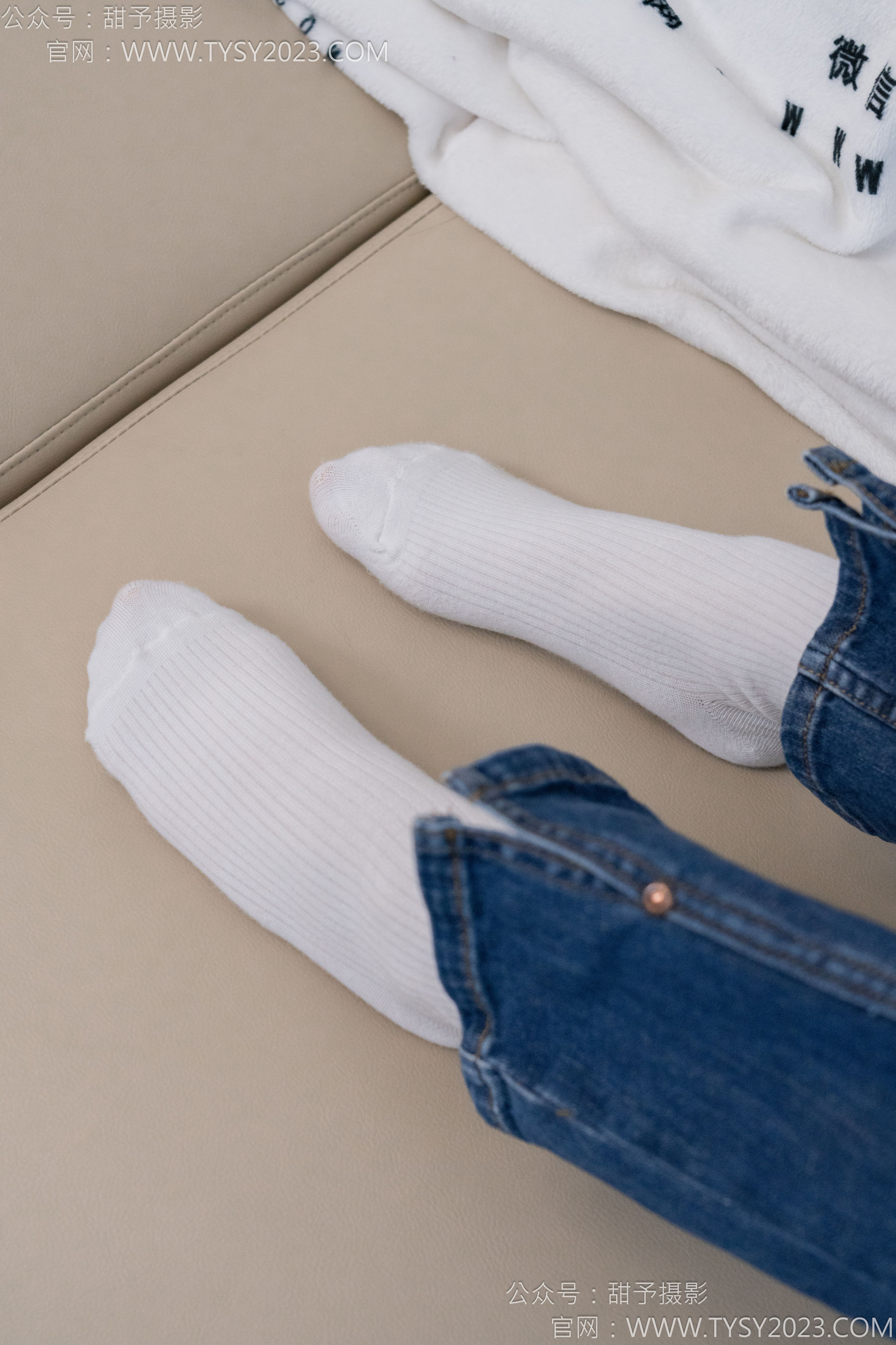 甜予摄影 No.132 诺诺 - 板鞋、白棉袜、裸足/(129P)