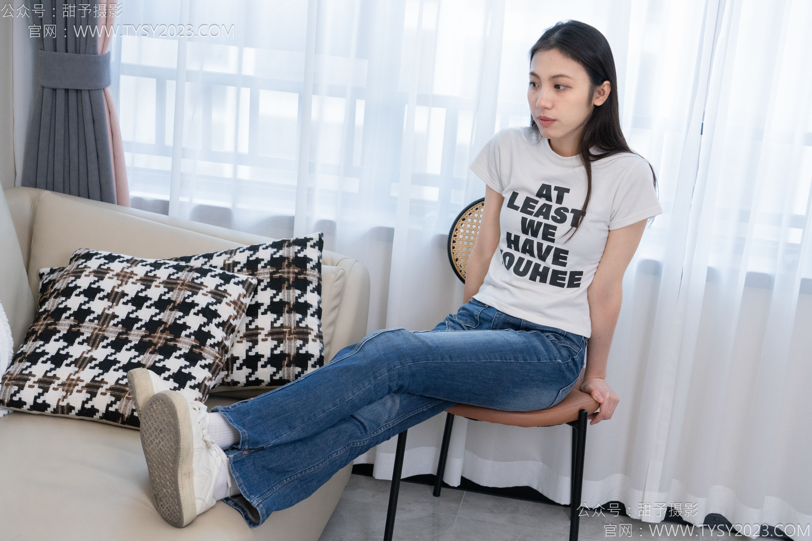 甜予摄影 No.132 诺诺 - 板鞋、白棉袜、裸足/(129P)