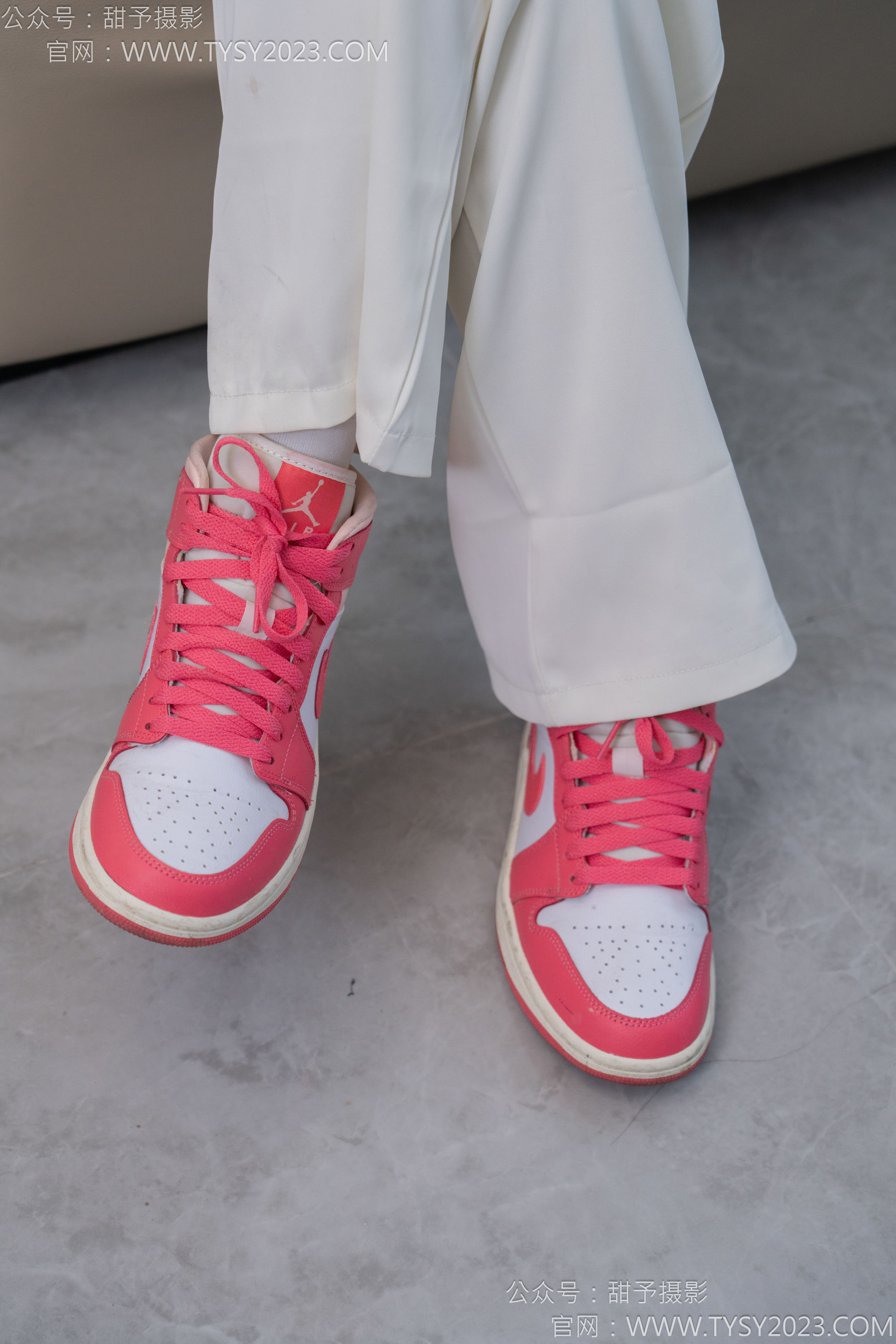 甜予摄影 No.124 梦梦 - 板鞋、白棉袜、裸足/(135P)