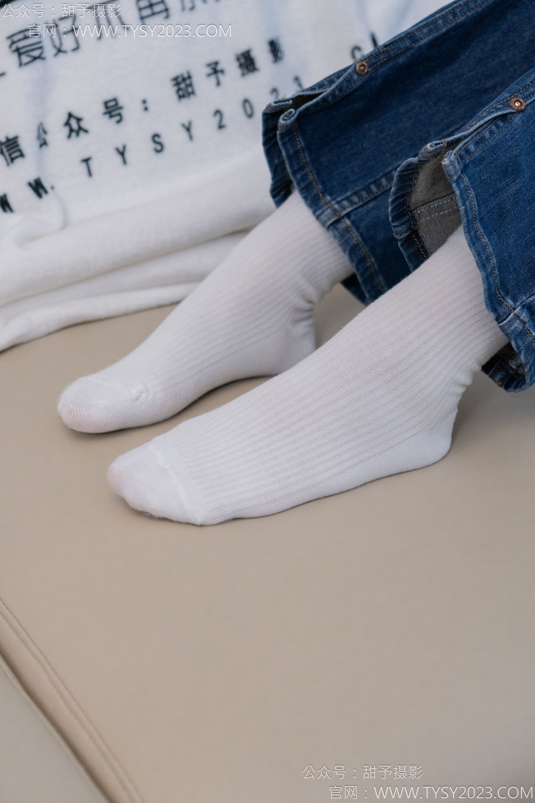 甜予摄影 No.132 诺诺 - 板鞋、白棉袜、裸足/(129P)