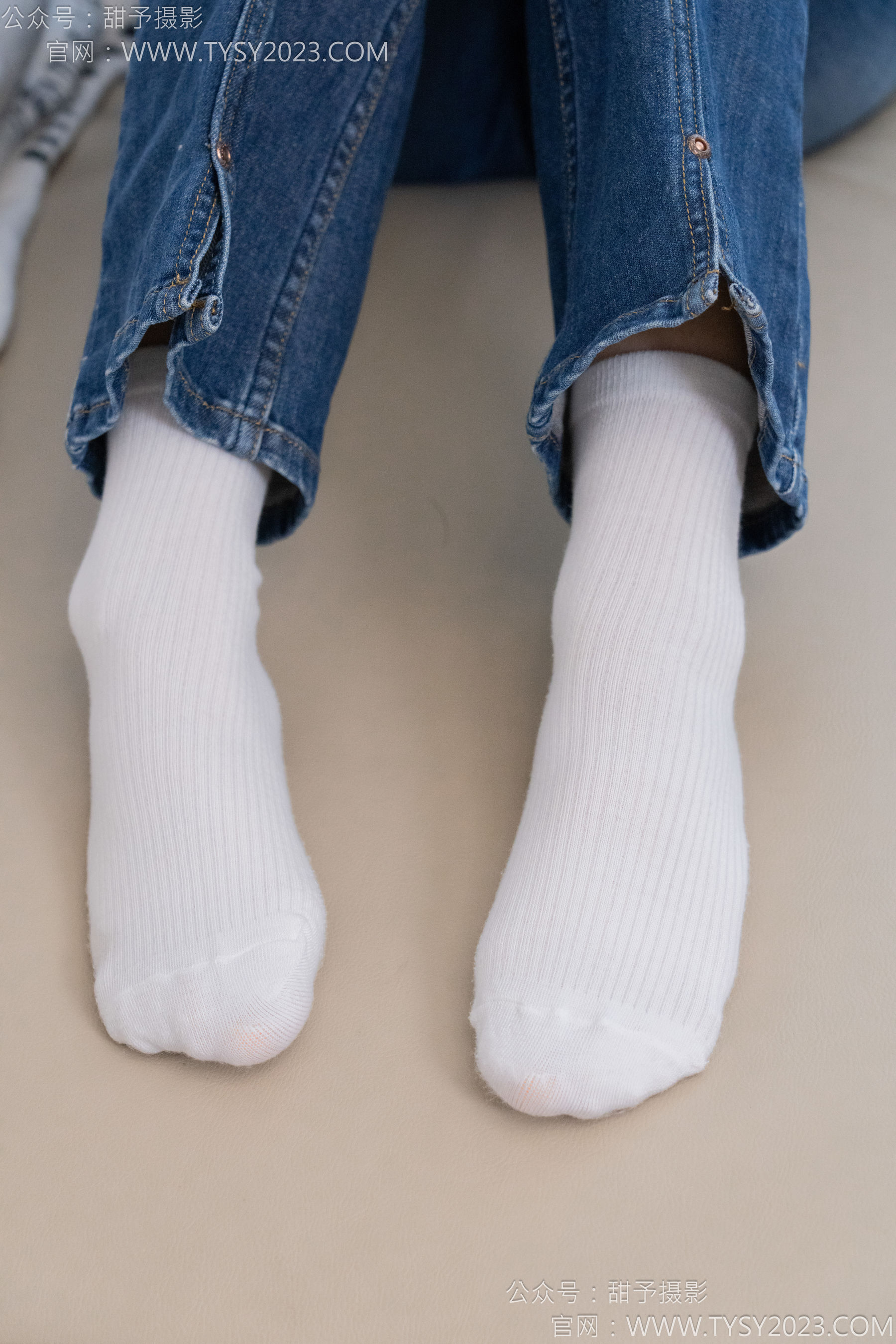 甜予摄影 No.132 诺诺 - 板鞋、白棉袜、裸足/(129P)