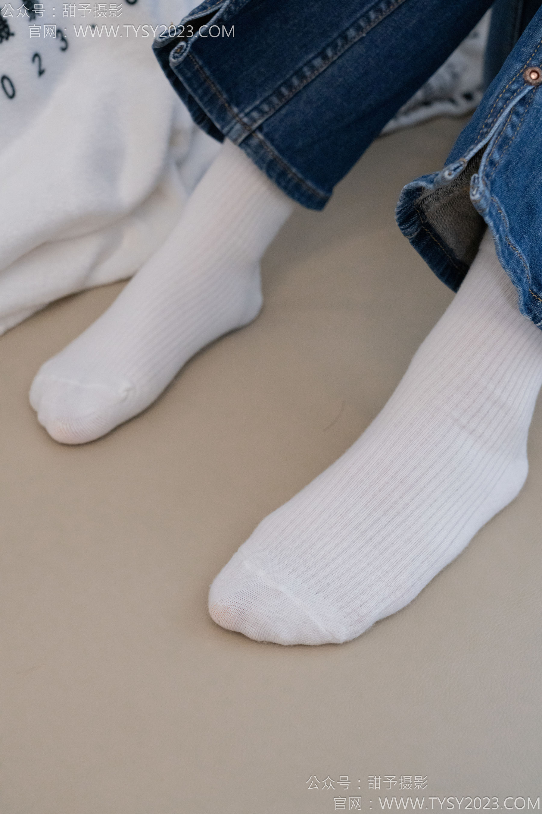 甜予摄影 No.132 诺诺 - 板鞋、白棉袜、裸足/(129P)